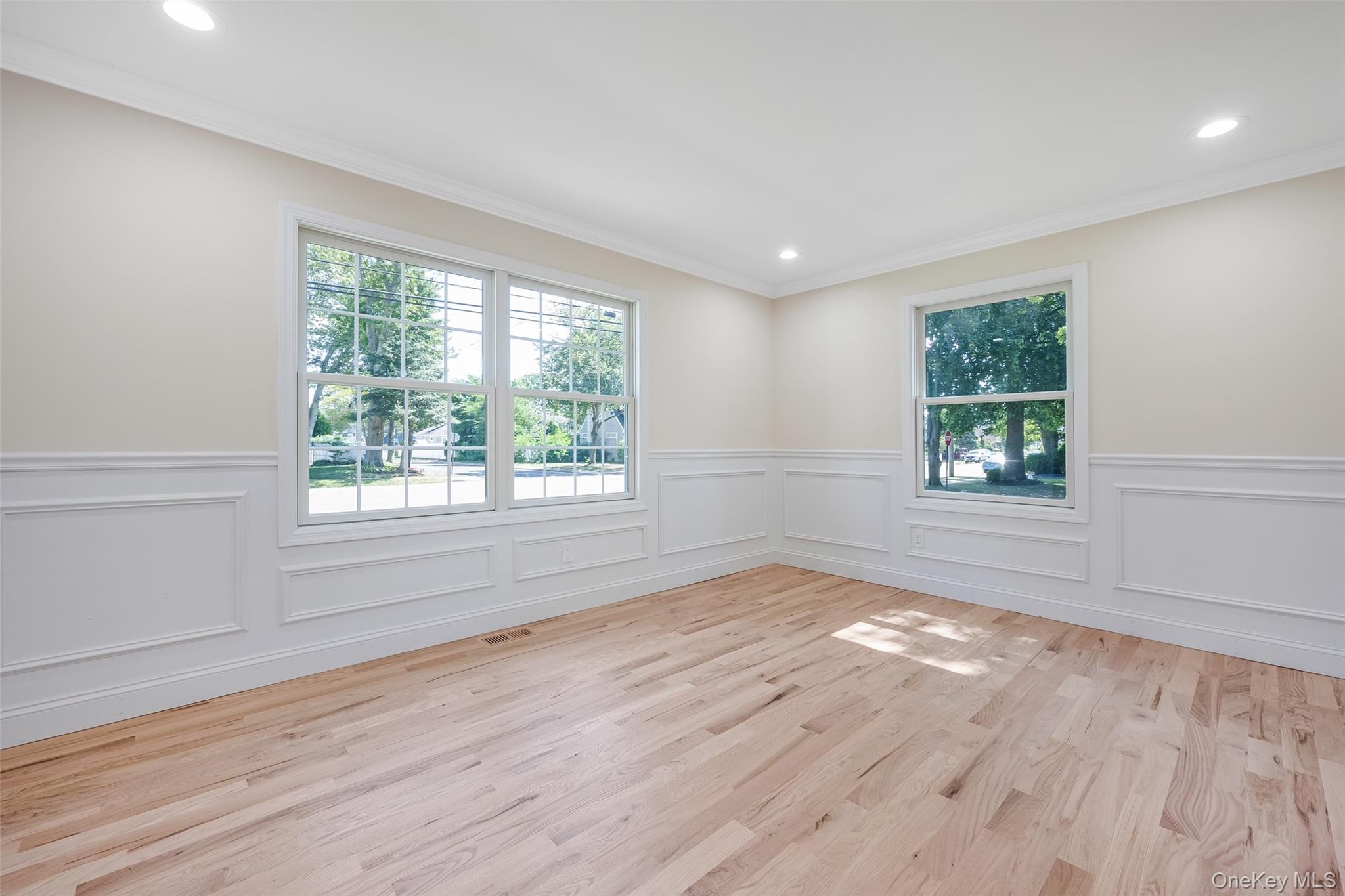 #4 photo, 104 Grand Boulevard, Massapequa Park , NY 11762