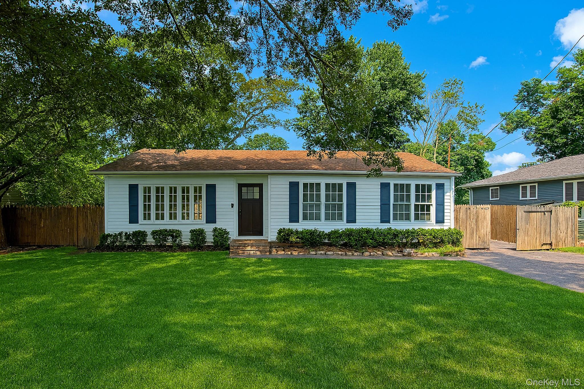 #1 photo, 112 Miramar Avenue, サフォーク郡 East Patchogue , NY 11772