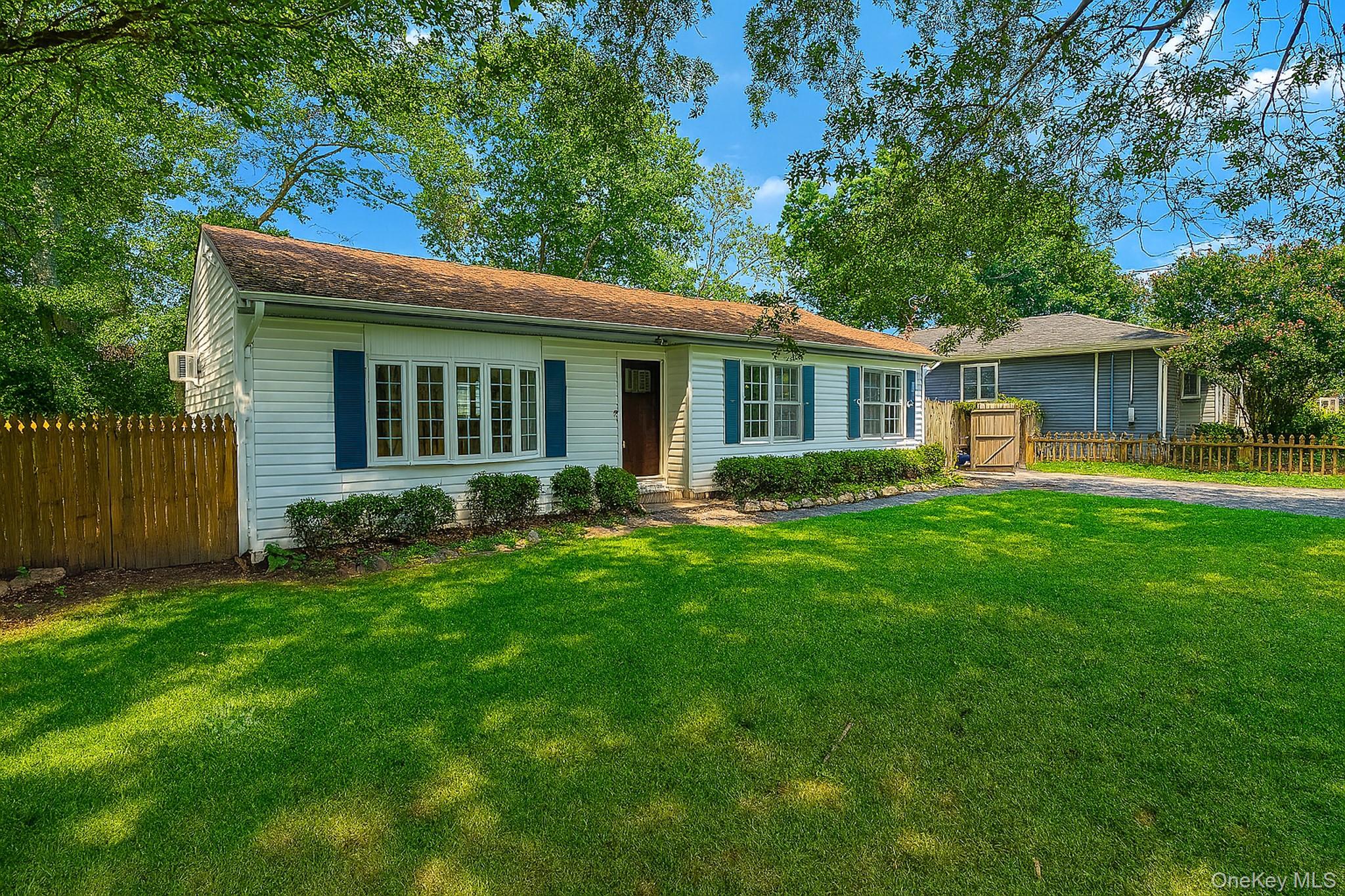 #2 photo, 112 Miramar Avenue, サフォーク郡 East Patchogue , NY 11772