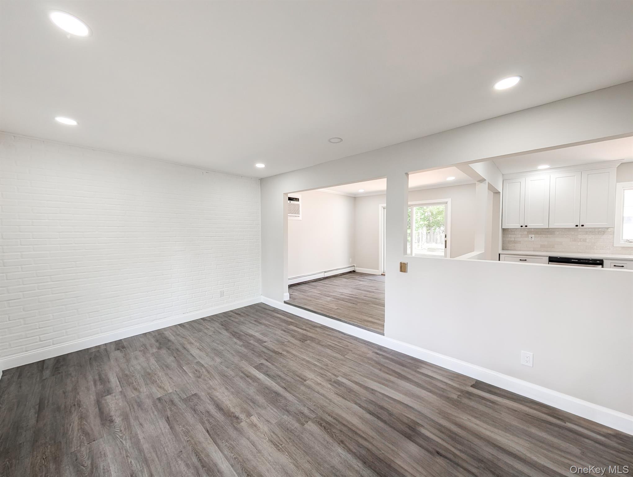 #3 photo, 112 Miramar Avenue, サフォーク郡 East Patchogue , NY 11772