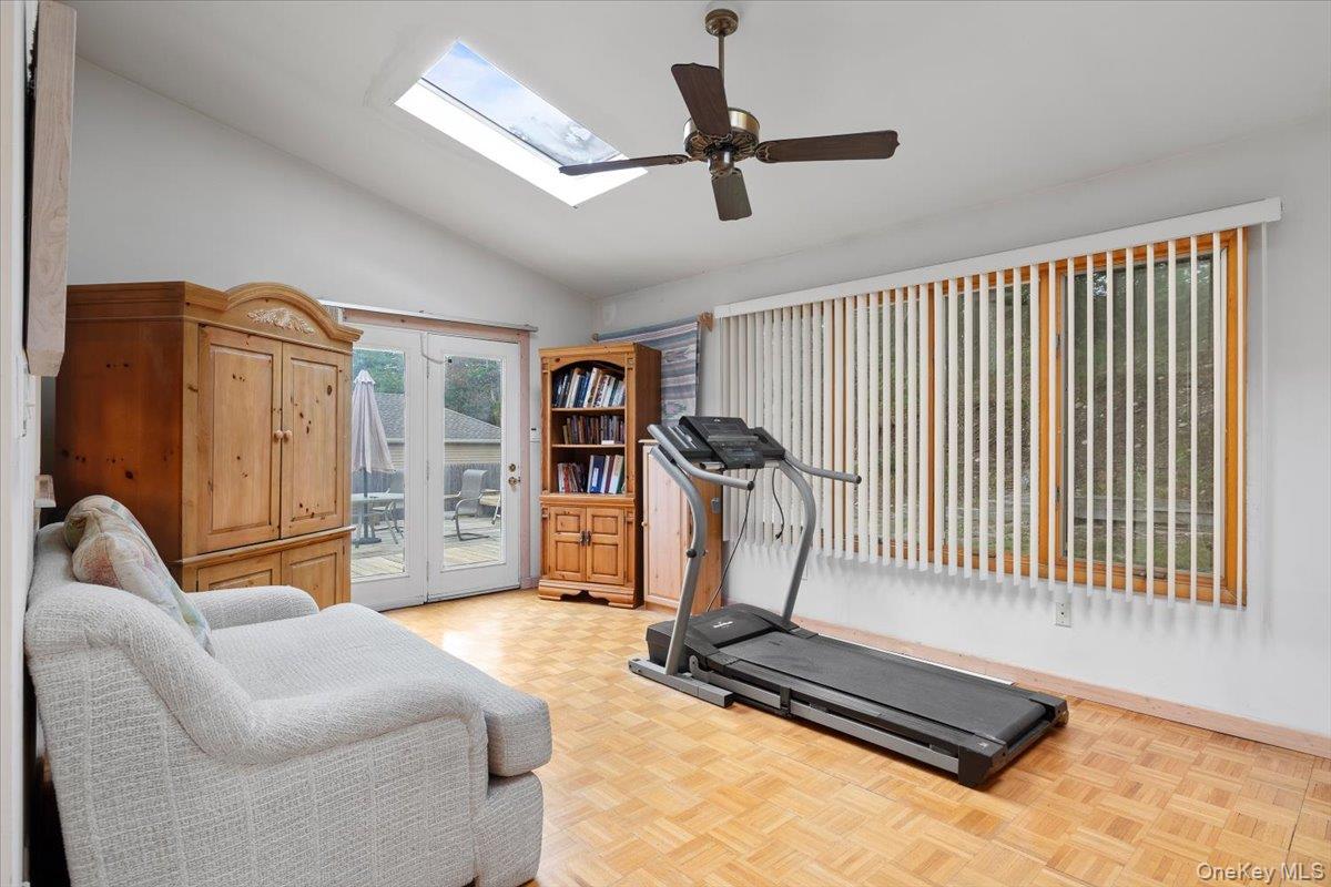 #11 photo, 281 Kohr Road, サフォーク郡 Kings Park , NY 11754