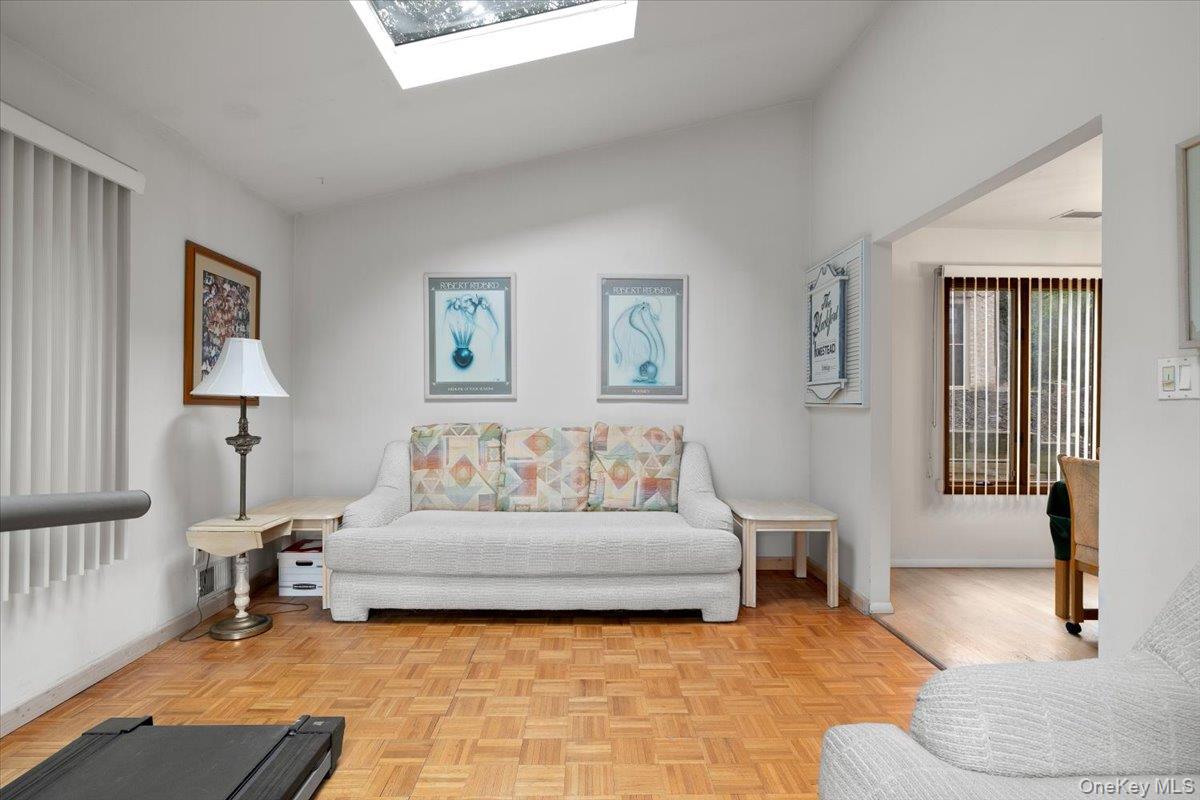 #12 photo, 281 Kohr Road, サフォーク郡 Kings Park , NY 11754