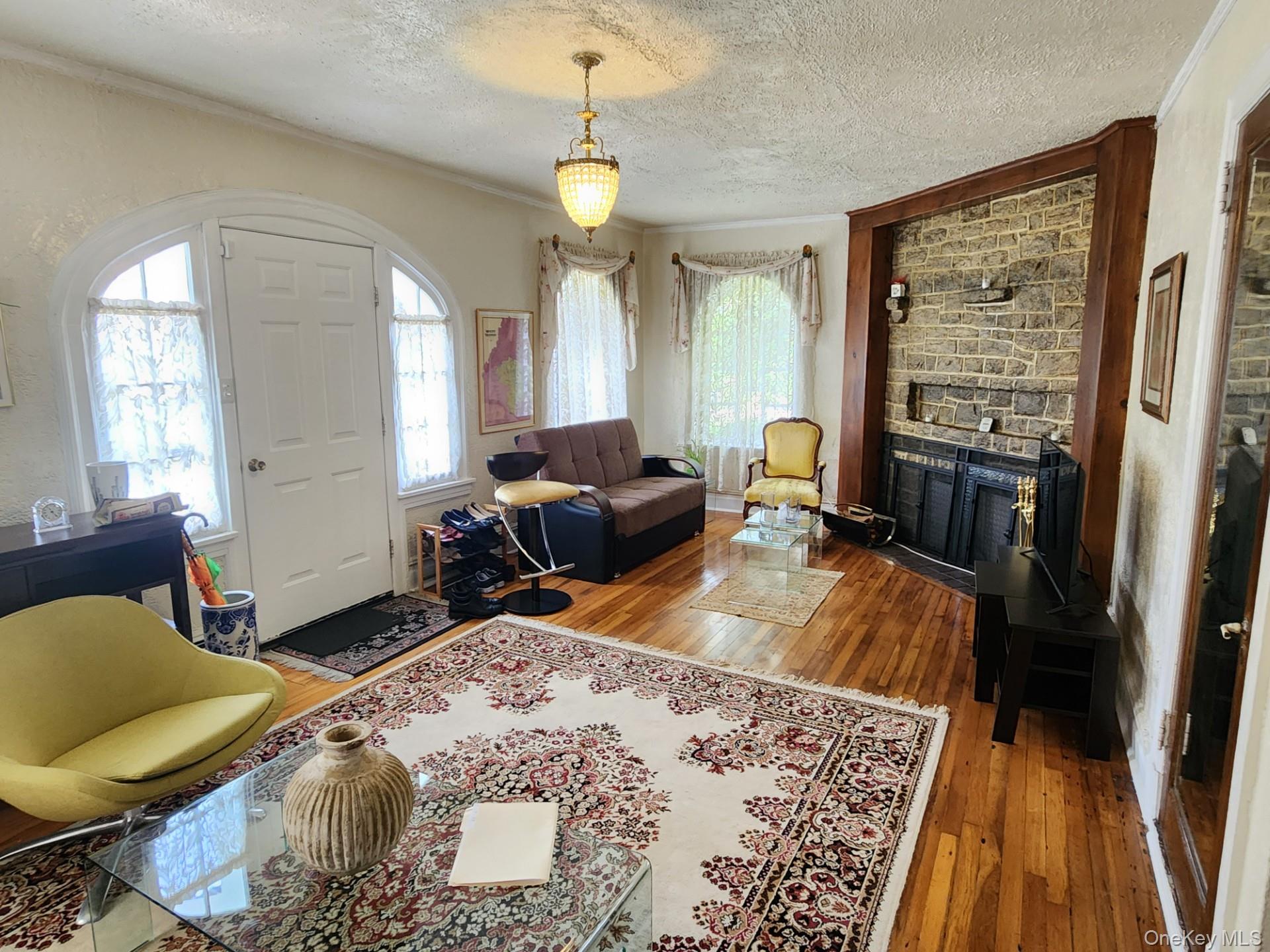 #4 photo, 19 Esplanade, Mount Vernon , NY 10553