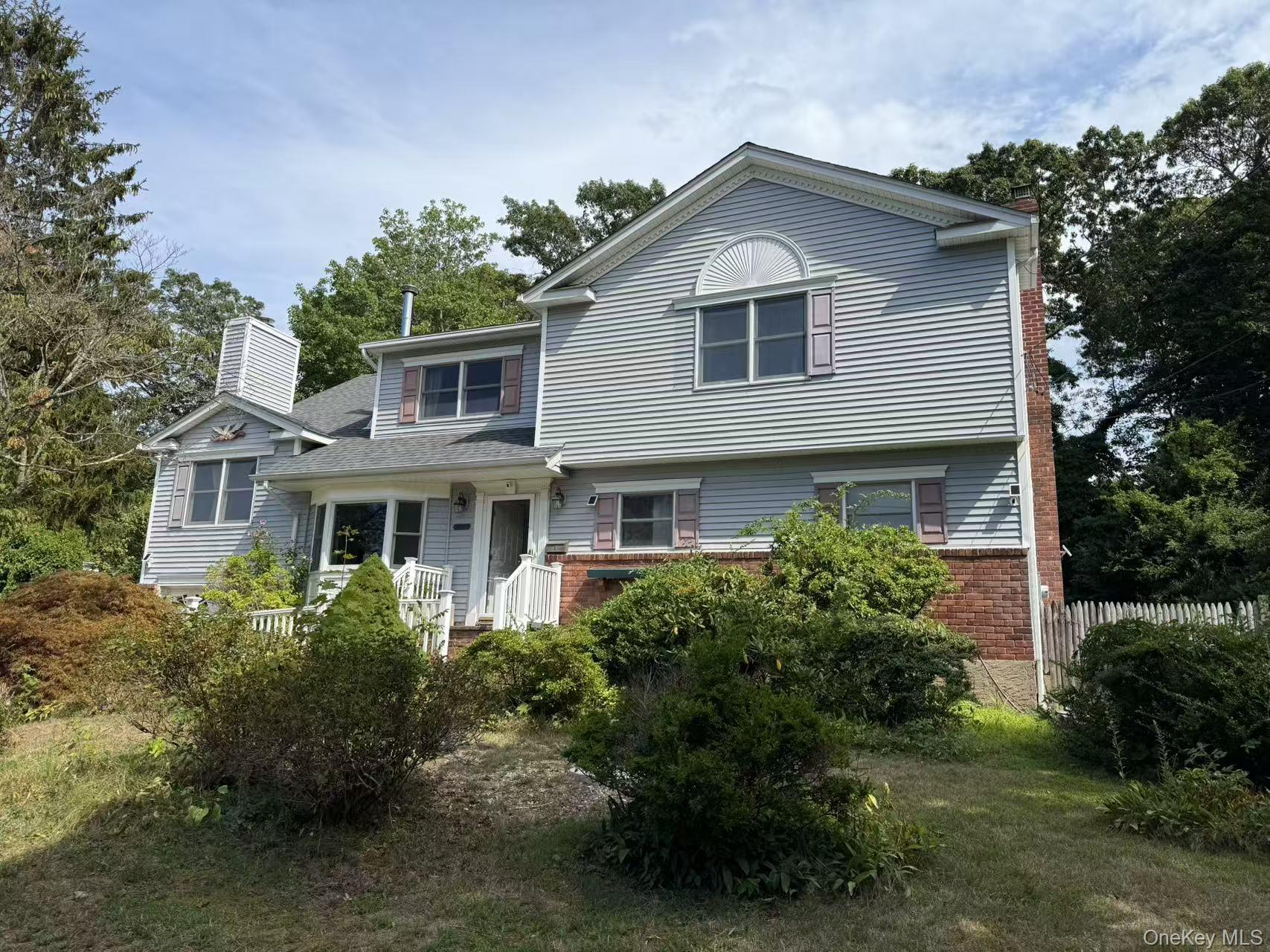 #1 photo, 216 Glenwood Lane, Port Jefferson , NY 11777