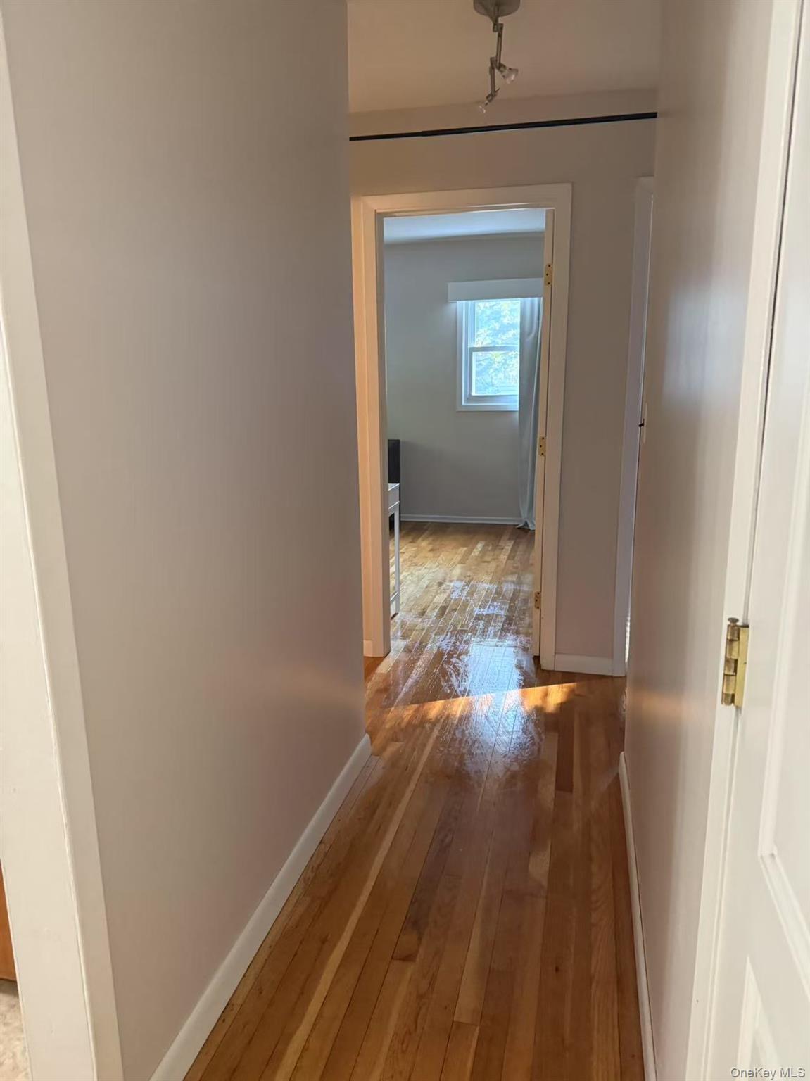 #13 photo, 216 Glenwood Lane, Port Jefferson , NY 11777