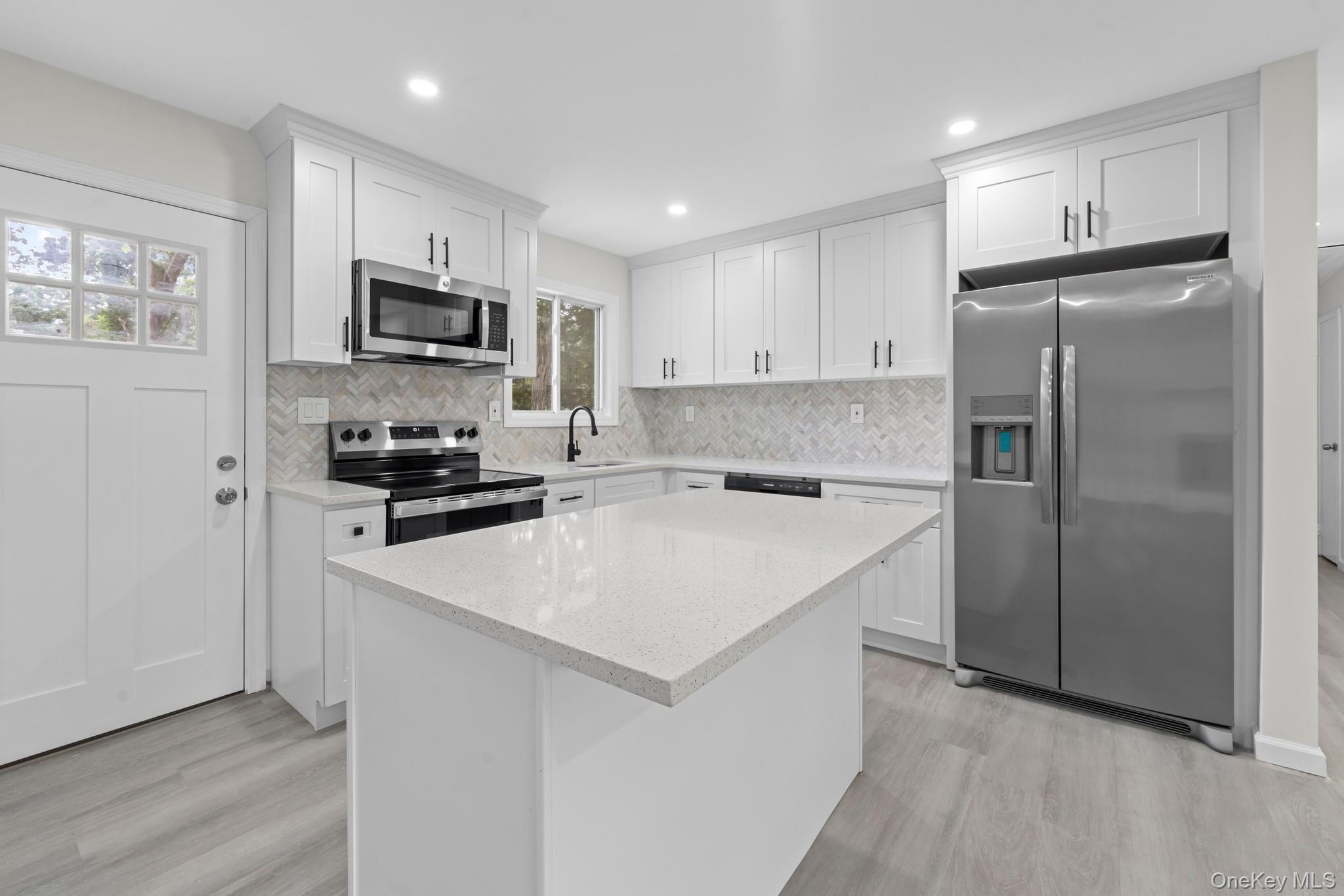 #3 photo, 16 Deer Drive, サフォーク郡 Sound Beach , NY 11789