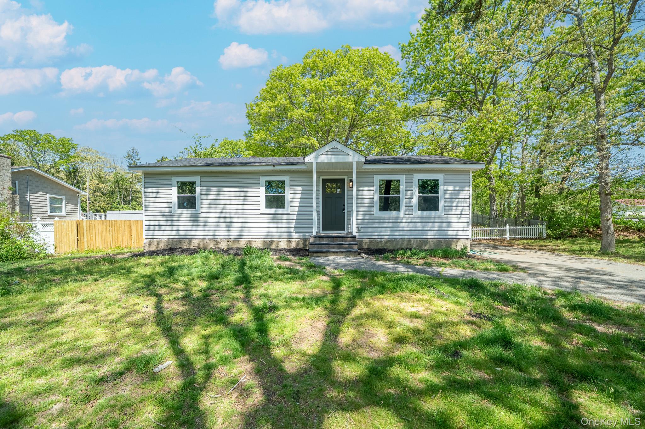 #1 photo, 23 Wheat Path Road, Mount Sinai , NY 11766