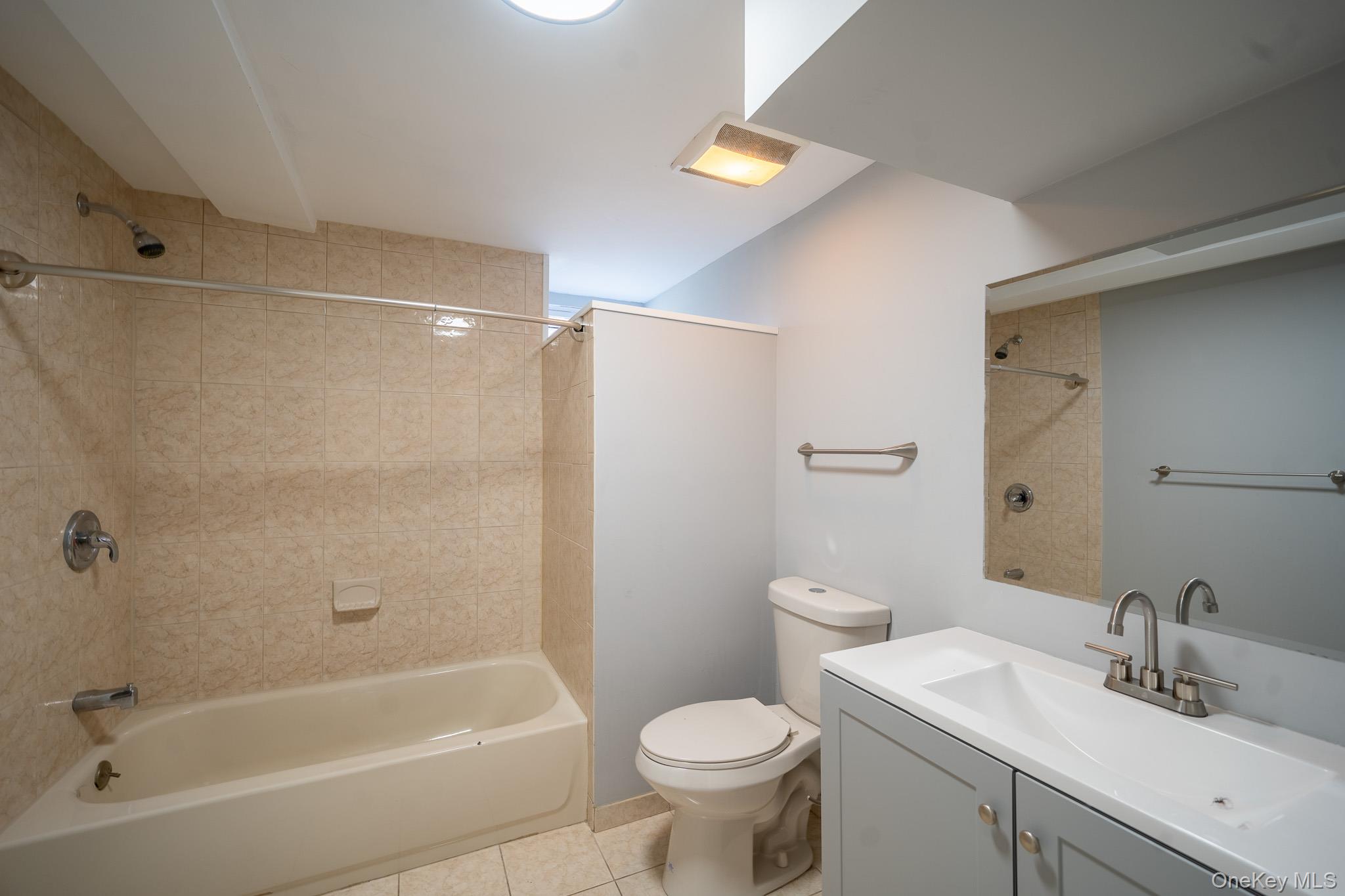 #19 photo, 23 Wheat Path Road, Mount Sinai , NY 11766