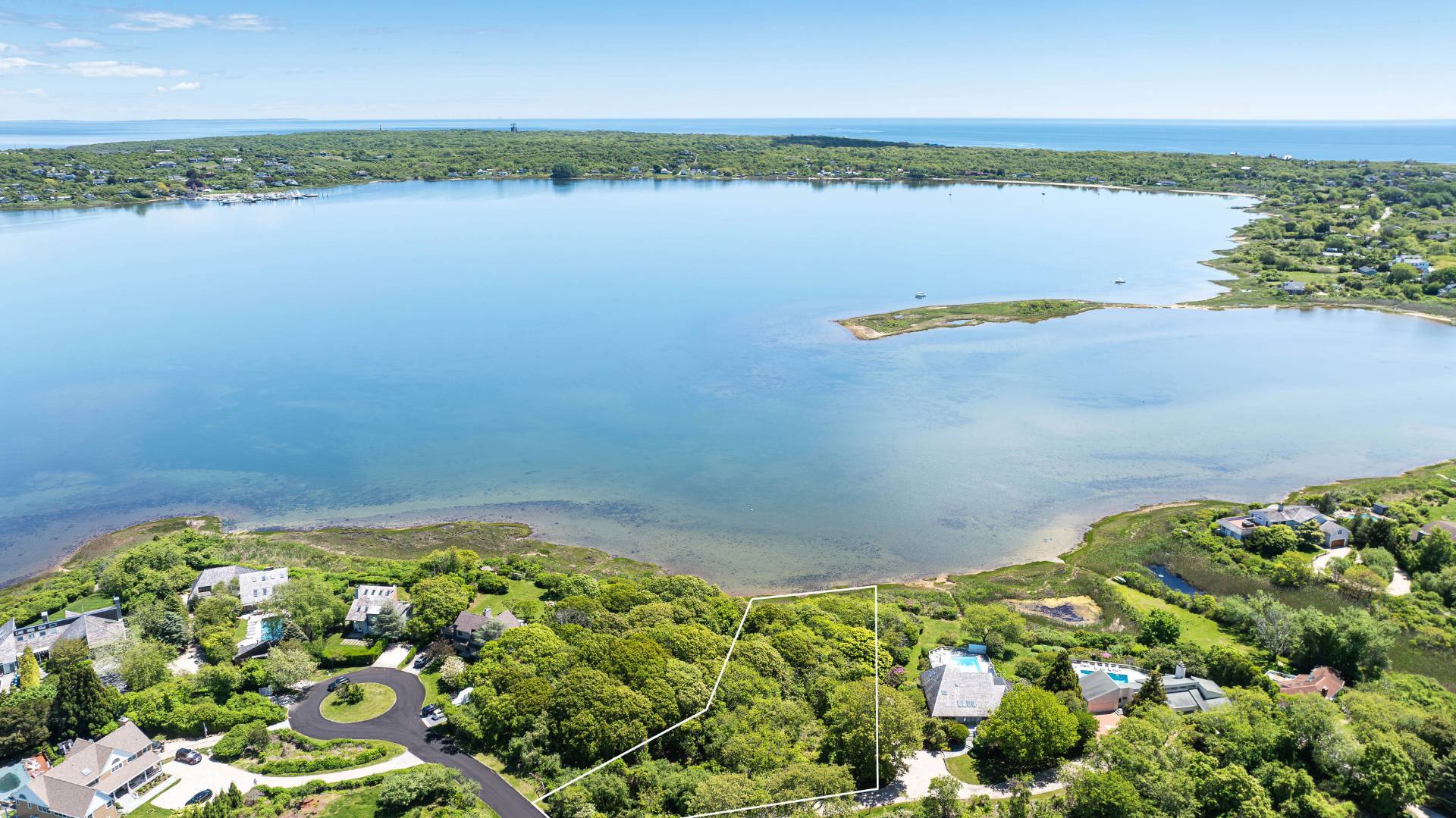 #2 photo, 10 Lakeside Court, サフォーク郡 Montauk , NY 11954