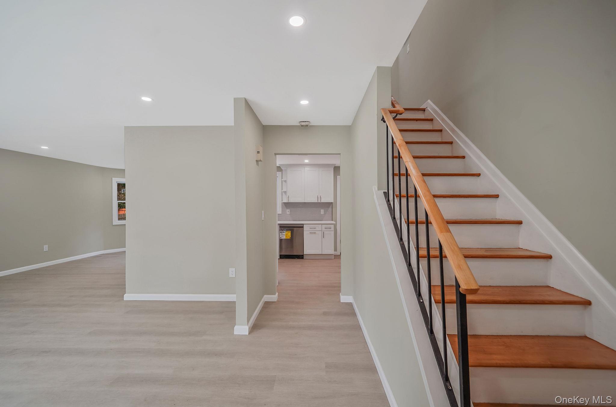 #16 photo, 15 Bellaire Drive, サフォーク郡 Ridge , NY 11961