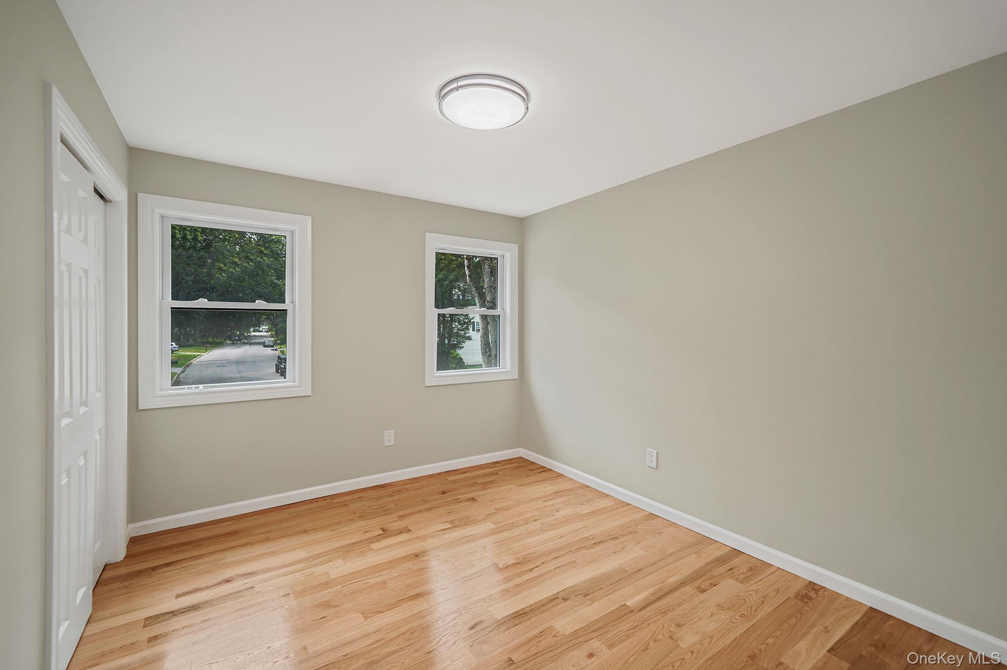 #19 photo, 15 Bellaire Drive, サフォーク郡 Ridge , NY 11961