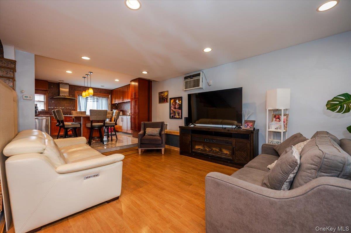 #4 photo, 2703 Woodhull Avenue, ブロンクス区 Bronx , NY 10469