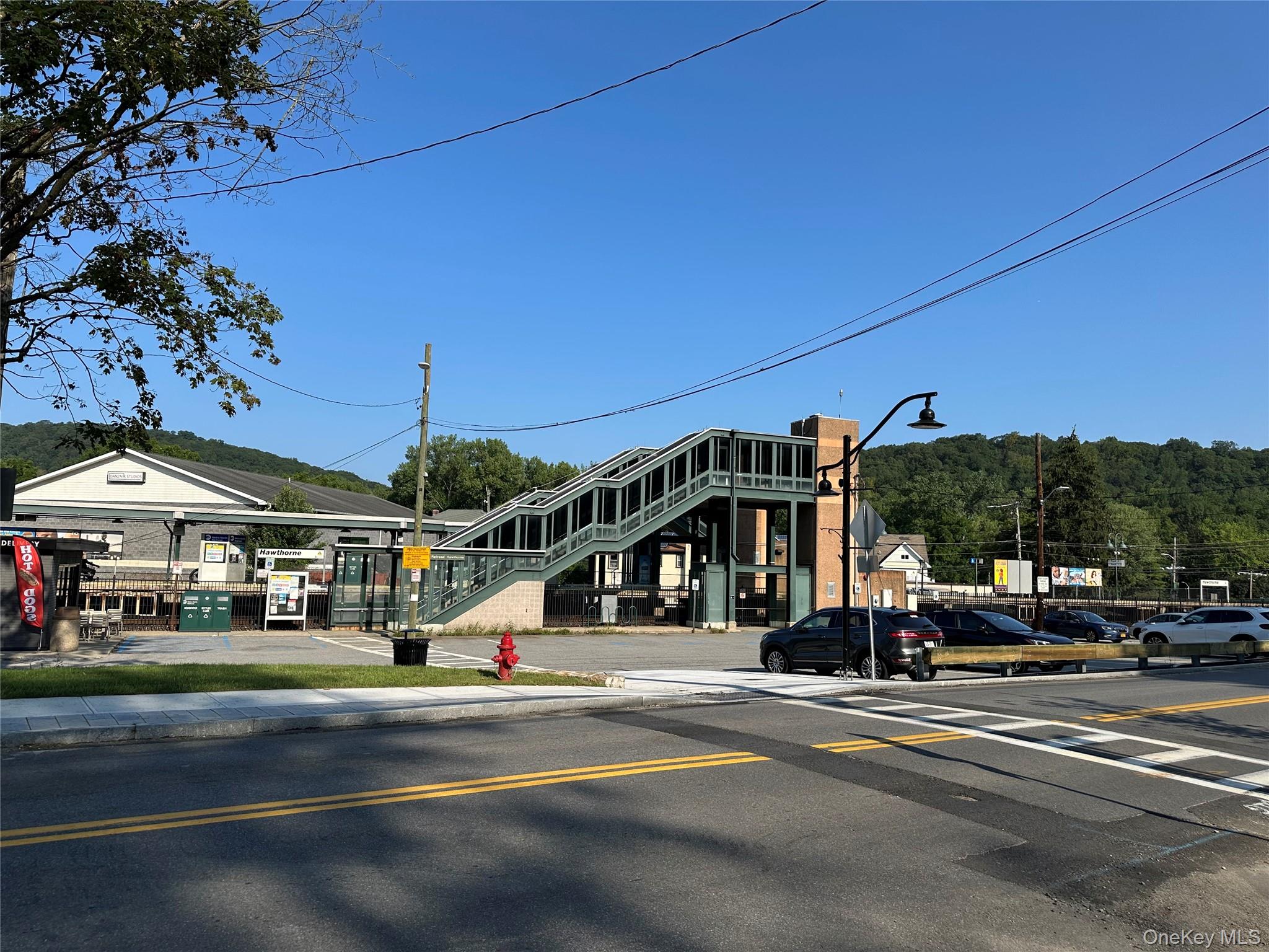 #3 photo, 414 Elwood Avenue, Hawthorne , NY 10532