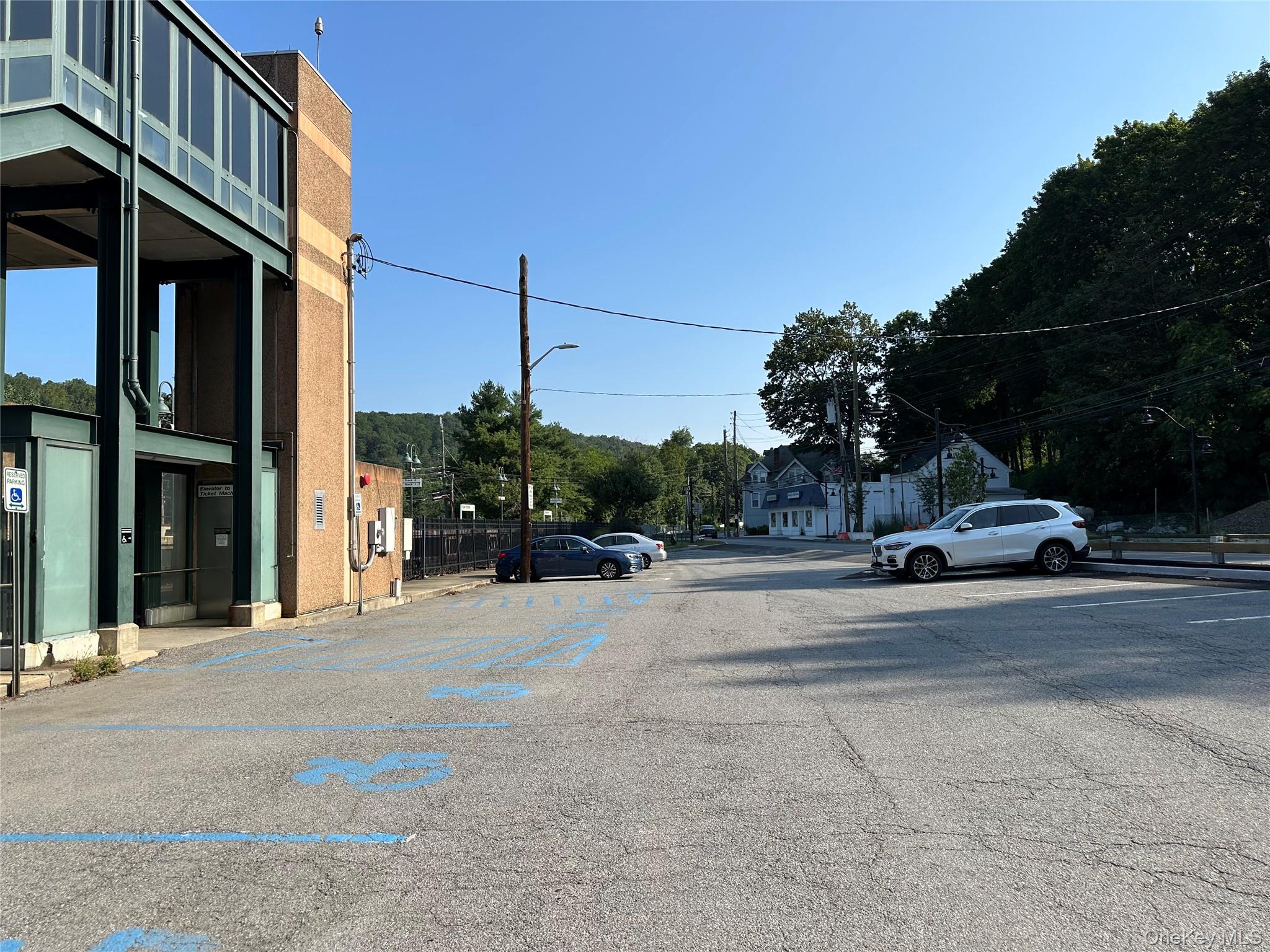 #4 photo, 414 Elwood Avenue, Hawthorne , NY 10532