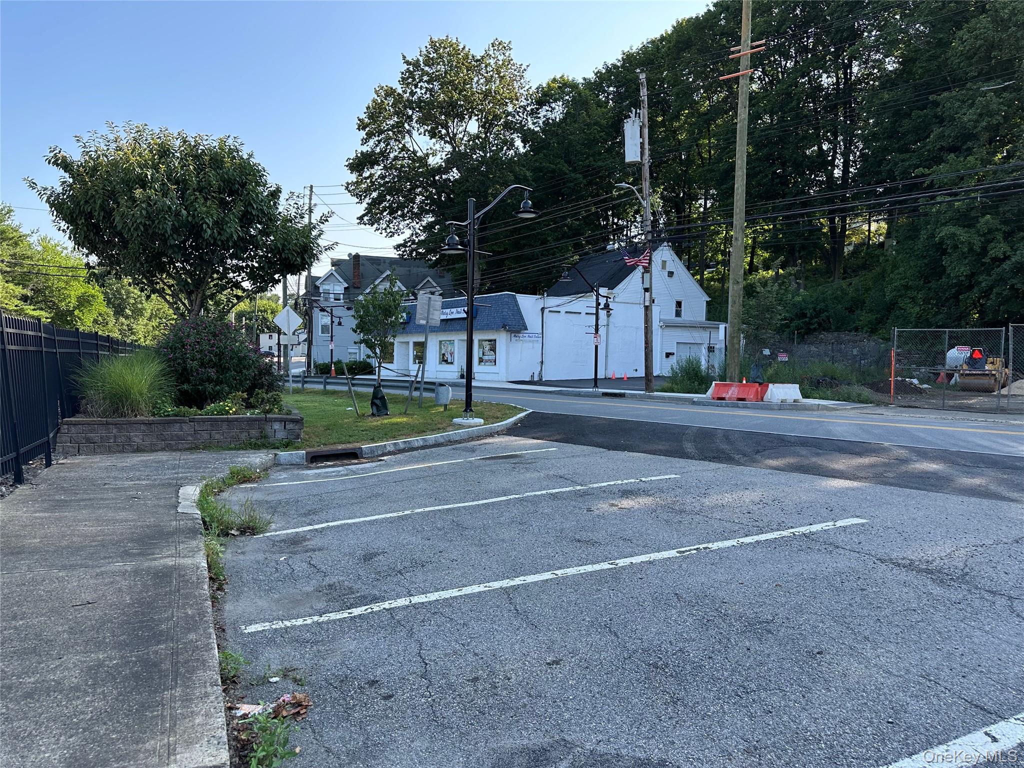 #5 photo, 414 Elwood Avenue, Hawthorne , NY 10532