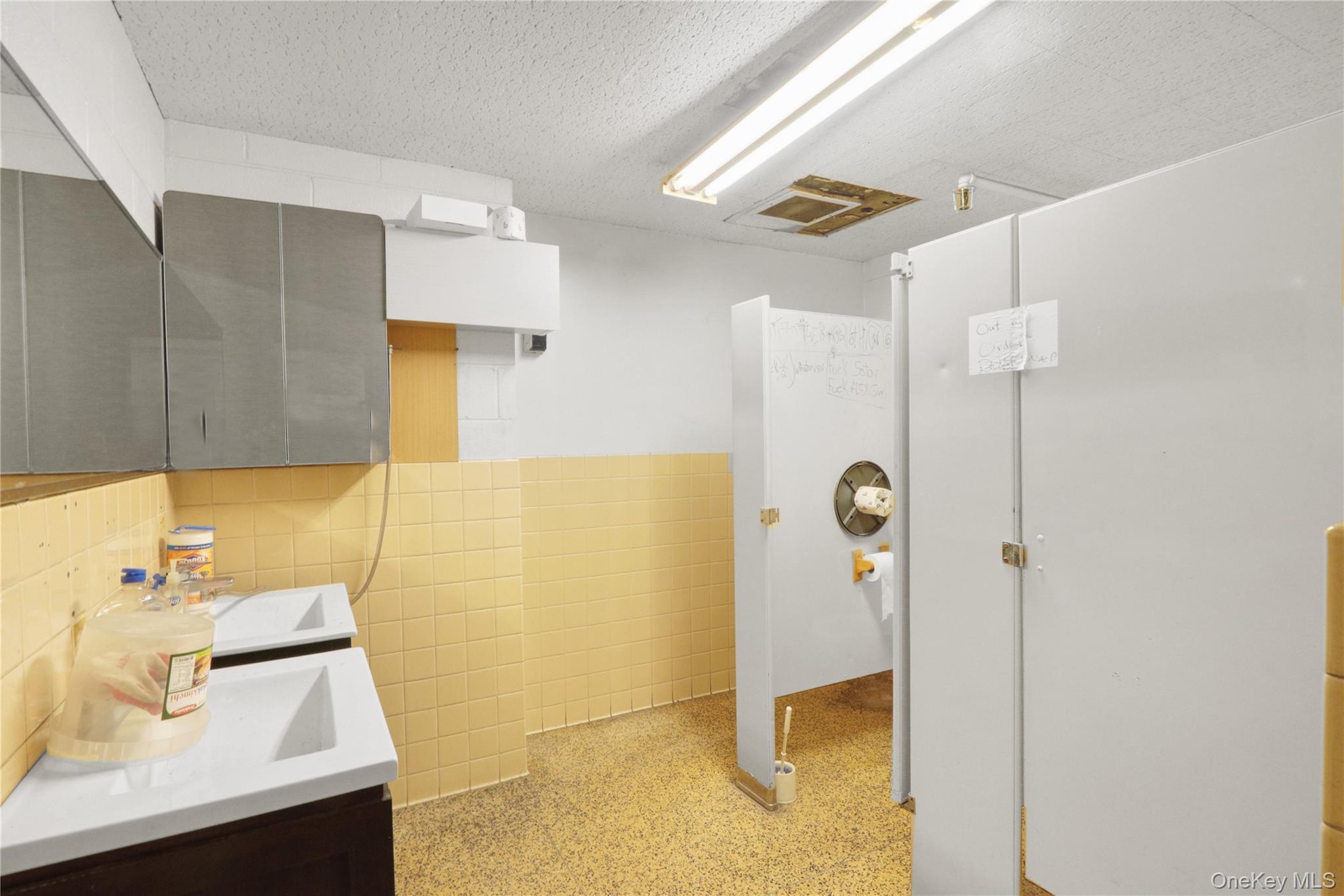 #15 photo, 453 Broadway, Newburgh , NY 12550