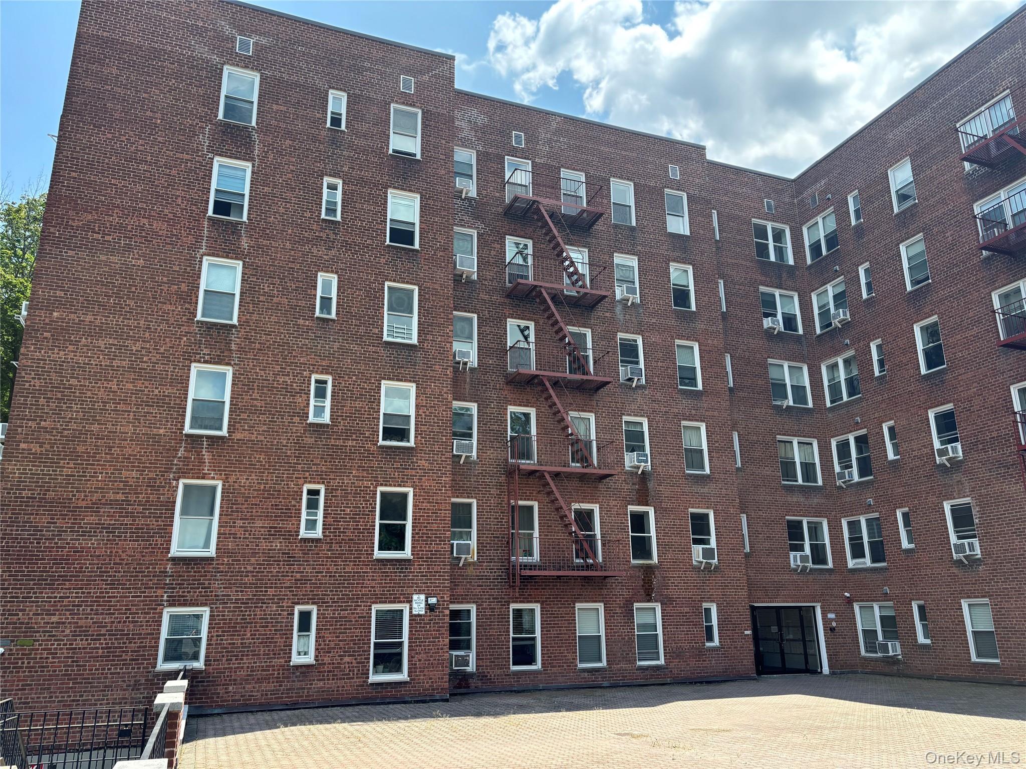 #18 photo, 1 Hawley Terrace, Yonkers , NY 10701