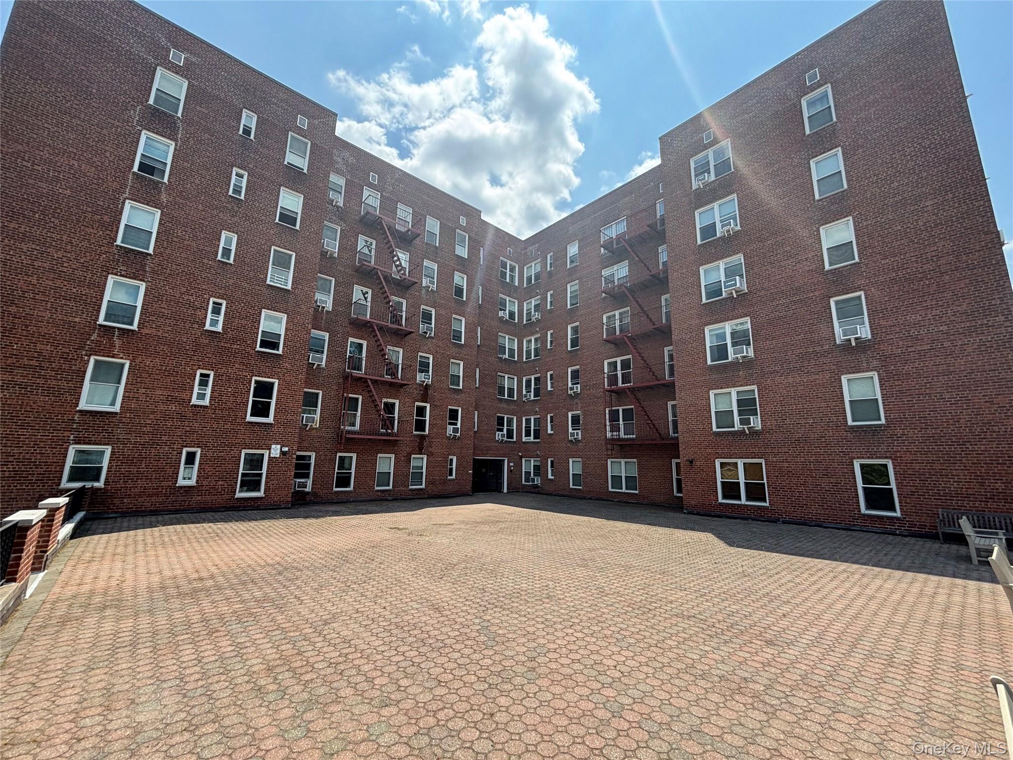 #19 photo, 1 Hawley Terrace, Yonkers , NY 10701