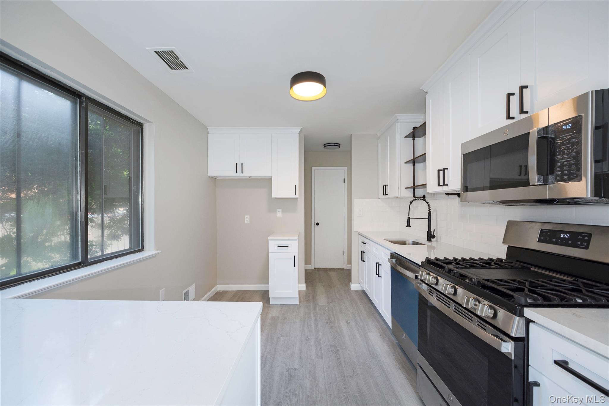 #6 photo, 2206 Mulberry Court, Poughkeepsie , NY 12603