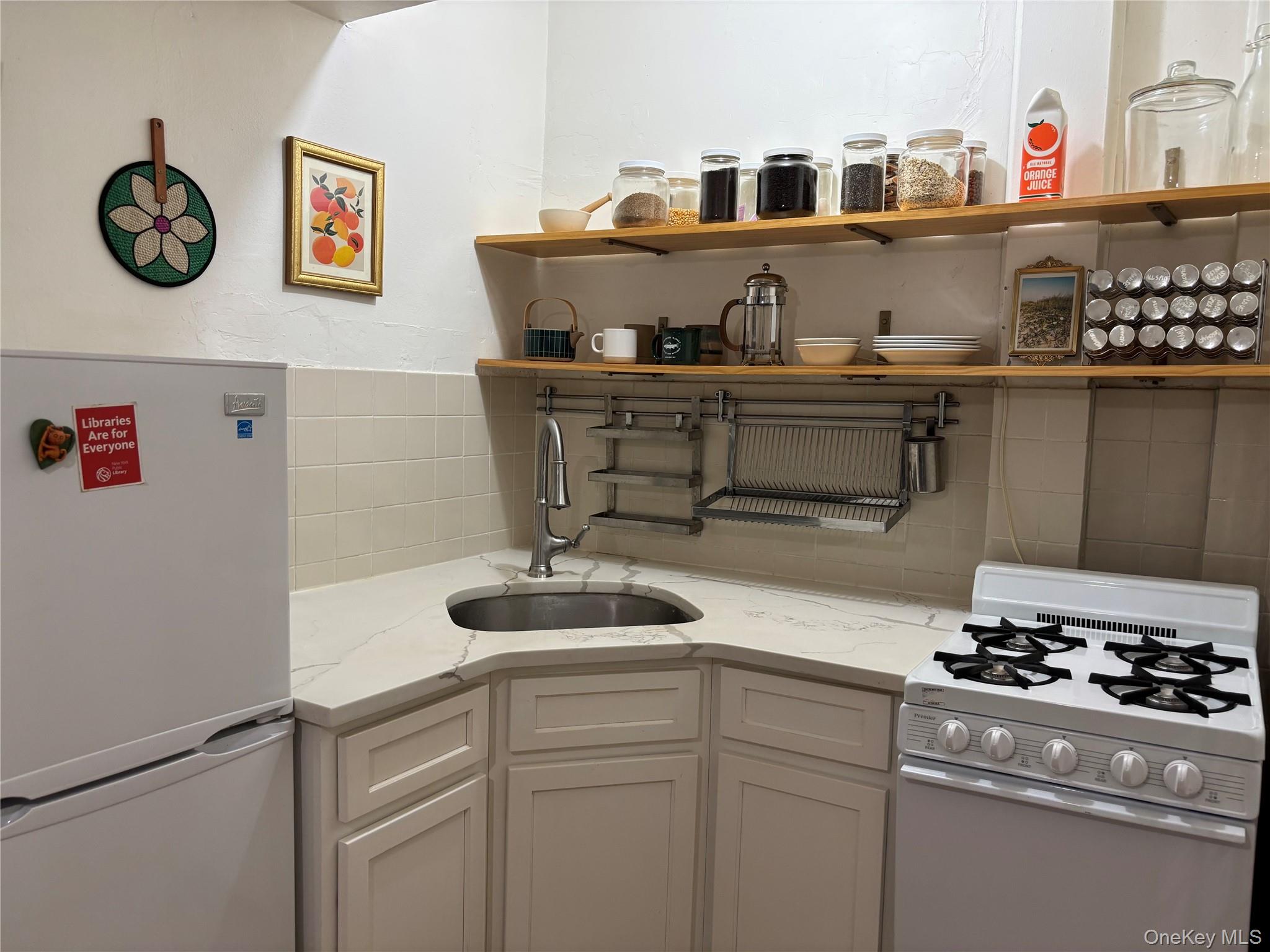 #5 photo, 3920 52nd Street, クイーンズ区 Sunnyside , NY 11377