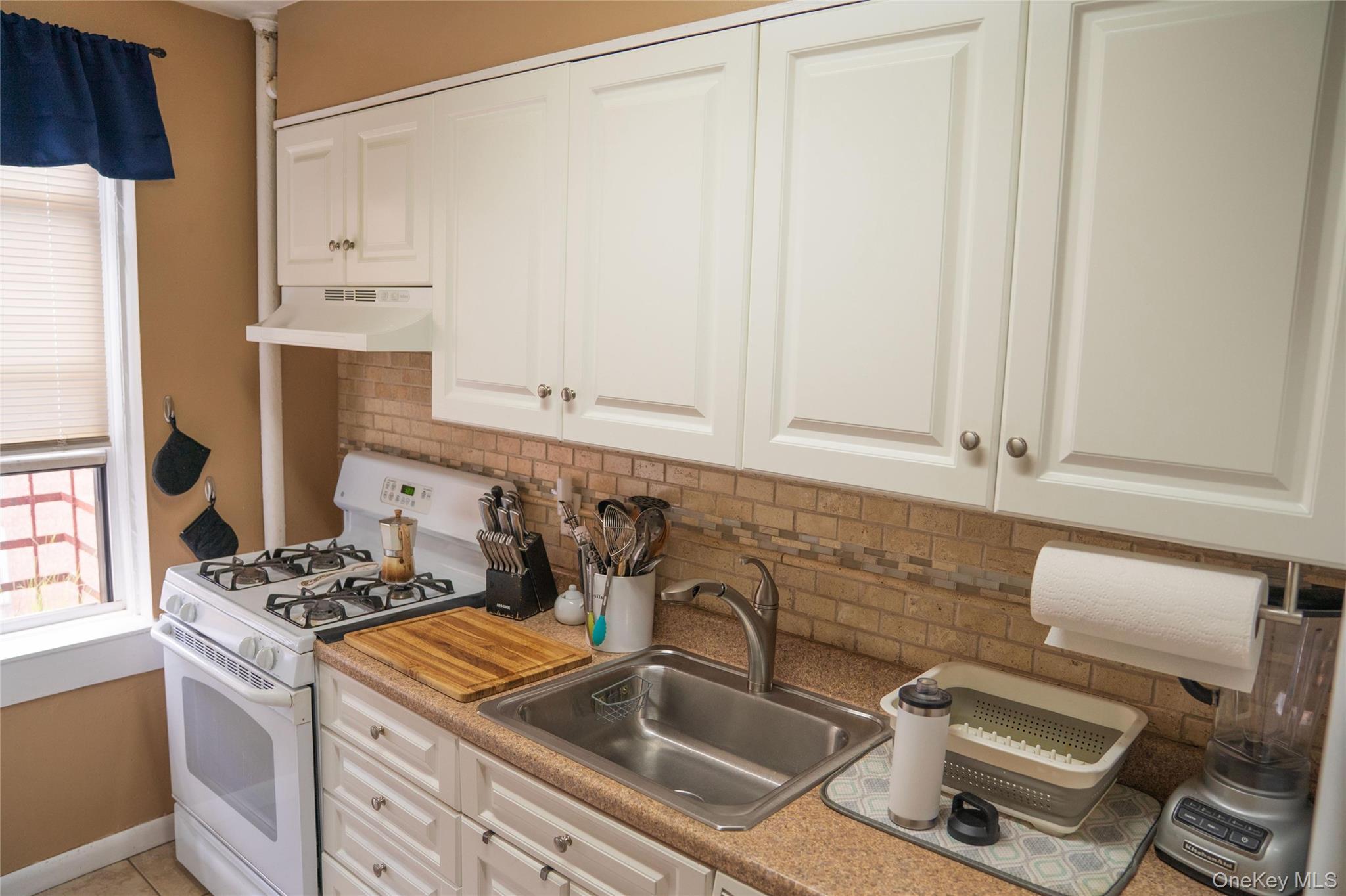 #11 photo, 1 vincent Road, Bronxville , NY 10708