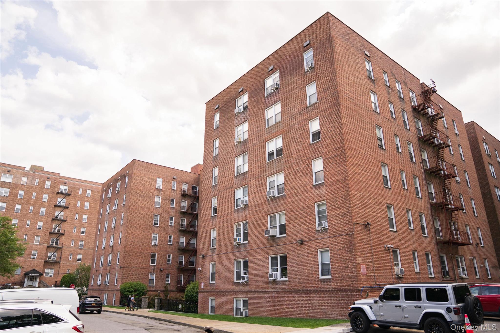 #13 photo, 1 vincent Road, Bronxville , NY 10708