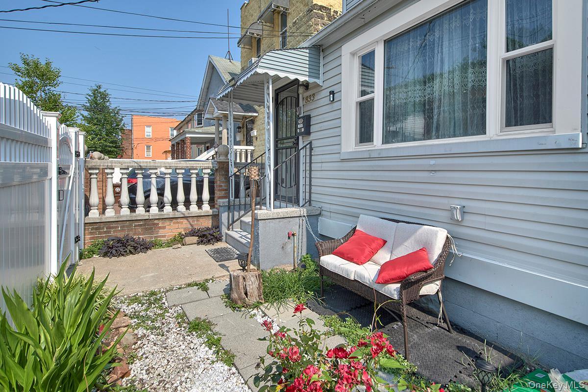 #2 photo, 833 E 229th Street, ブロンクス区 Bronx , NY 10466