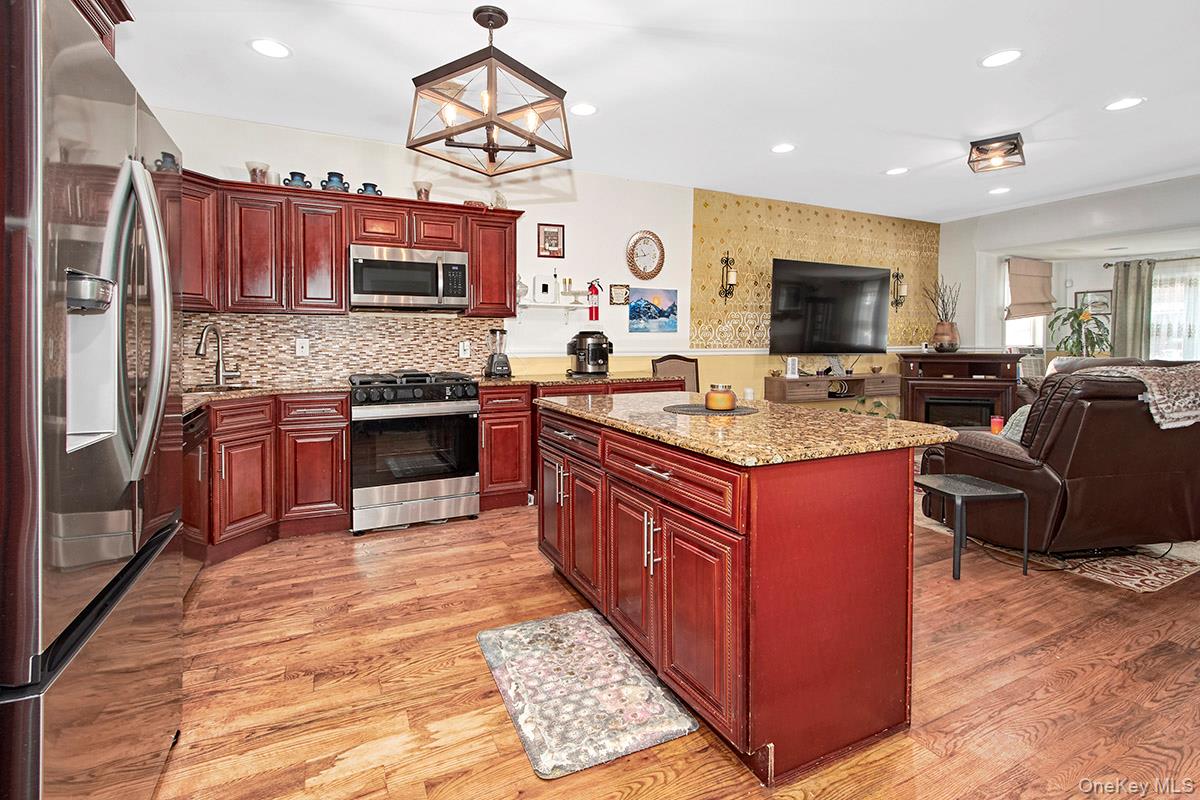 #8 photo, 833 E 229th Street, ブロンクス区 Bronx , NY 10466