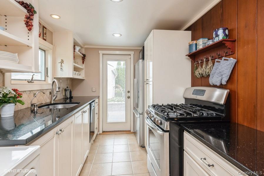 #14 photo, 10 Stuart Avenue, サフォーク郡 Babylon , NY 11702