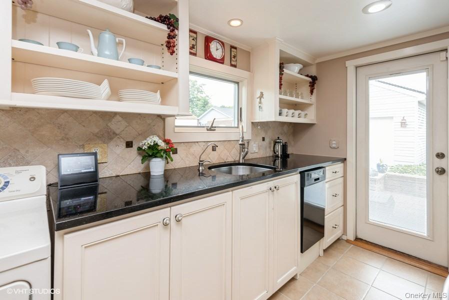 #15 photo, 10 Stuart Avenue, サフォーク郡 Babylon , NY 11702