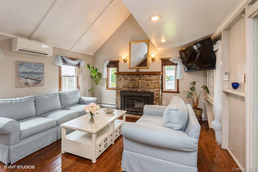 #19 photo, 10 Stuart Avenue, サフォーク郡 Babylon , NY 11702