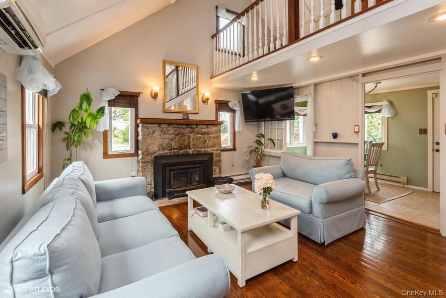 #20 photo, 10 Stuart Avenue, サフォーク郡 Babylon , NY 11702