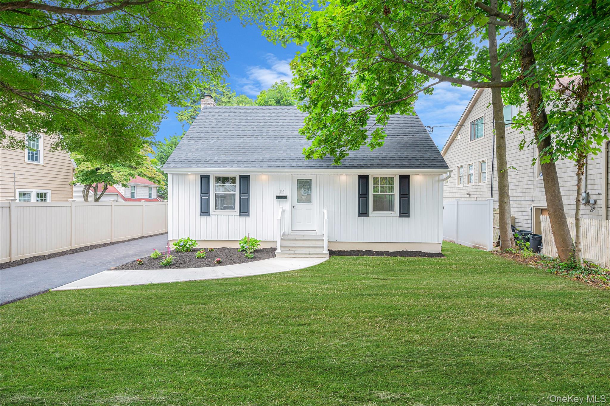 #1 photo, 42 Smith Street, Glen Head , NY 11545