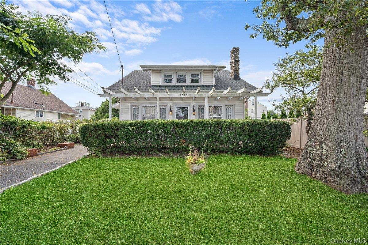 #1 photo, 1028 Van Buren Street, 롱 아일랜드 Baldwin , NY 11510