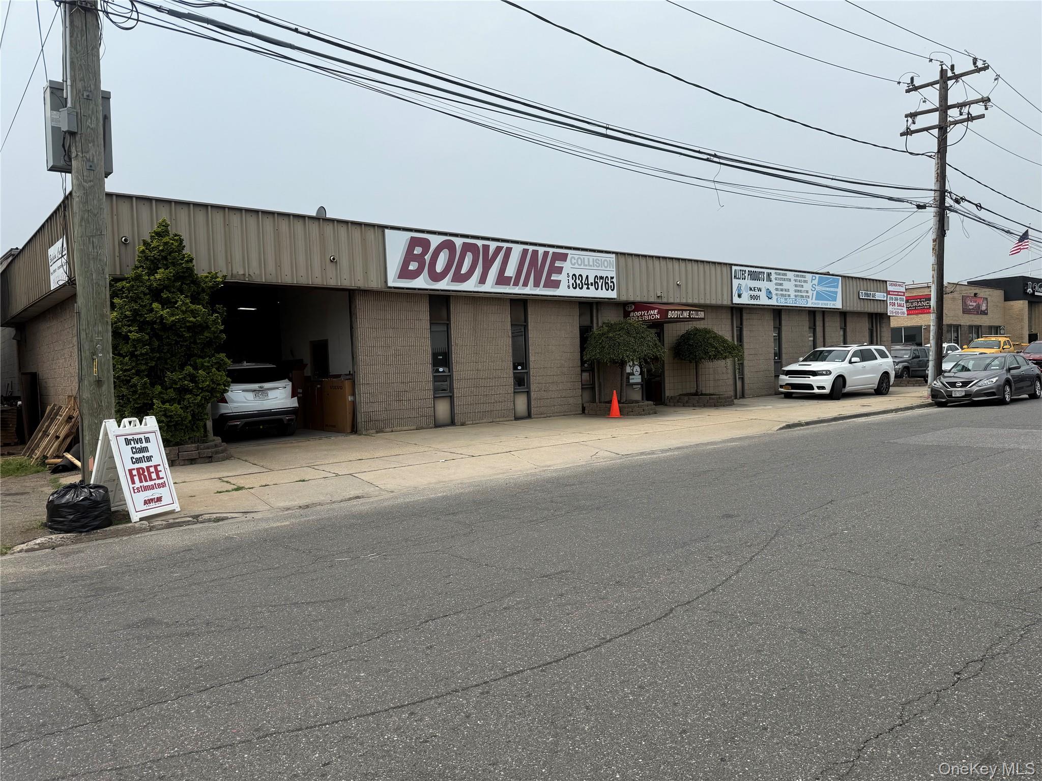 #1 photo, 75 Urban Avenue, ナッソー郡 Westbury , NY 11590