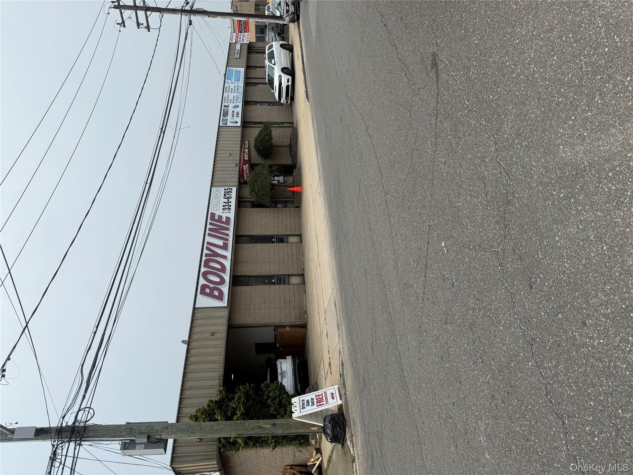 #2 photo, 75 Urban Avenue, ナッソー郡 Westbury , NY 11590