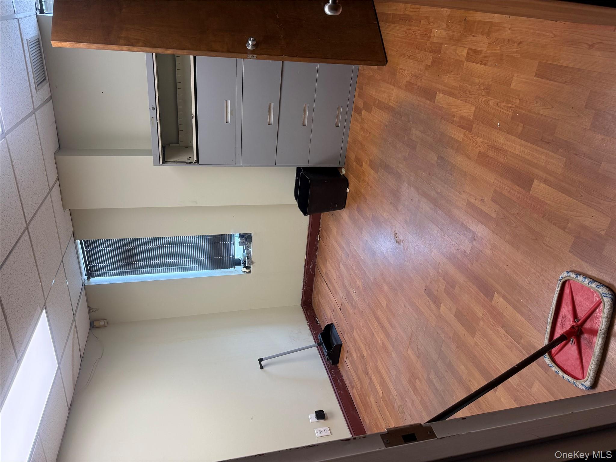 #6 photo, 75 Urban Avenue, ナッソー郡 Westbury , NY 11590