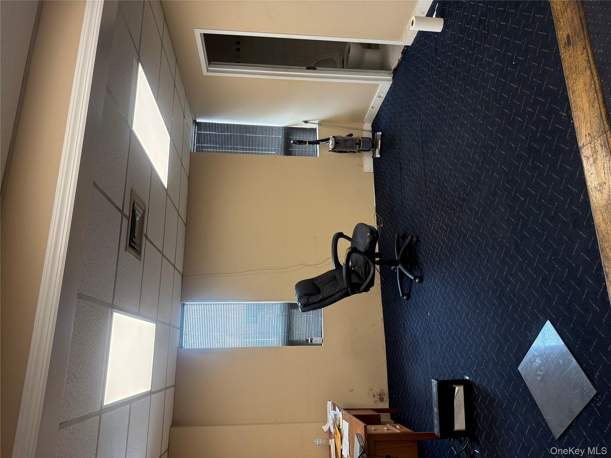 #7 photo, 75 Urban Avenue, ナッソー郡 Westbury , NY 11590