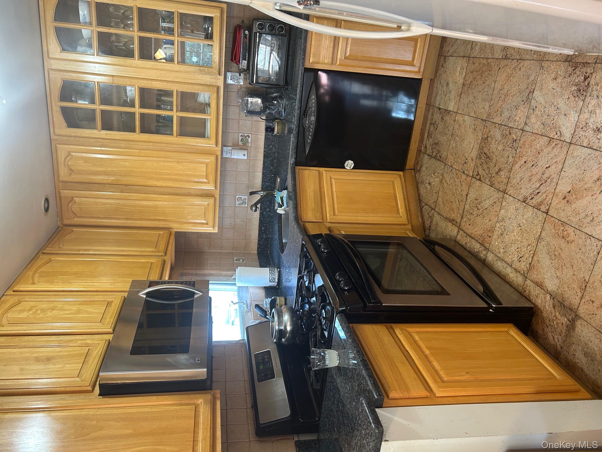 #5 photo, 87-47 256th Street, Floral Park , NY 11001