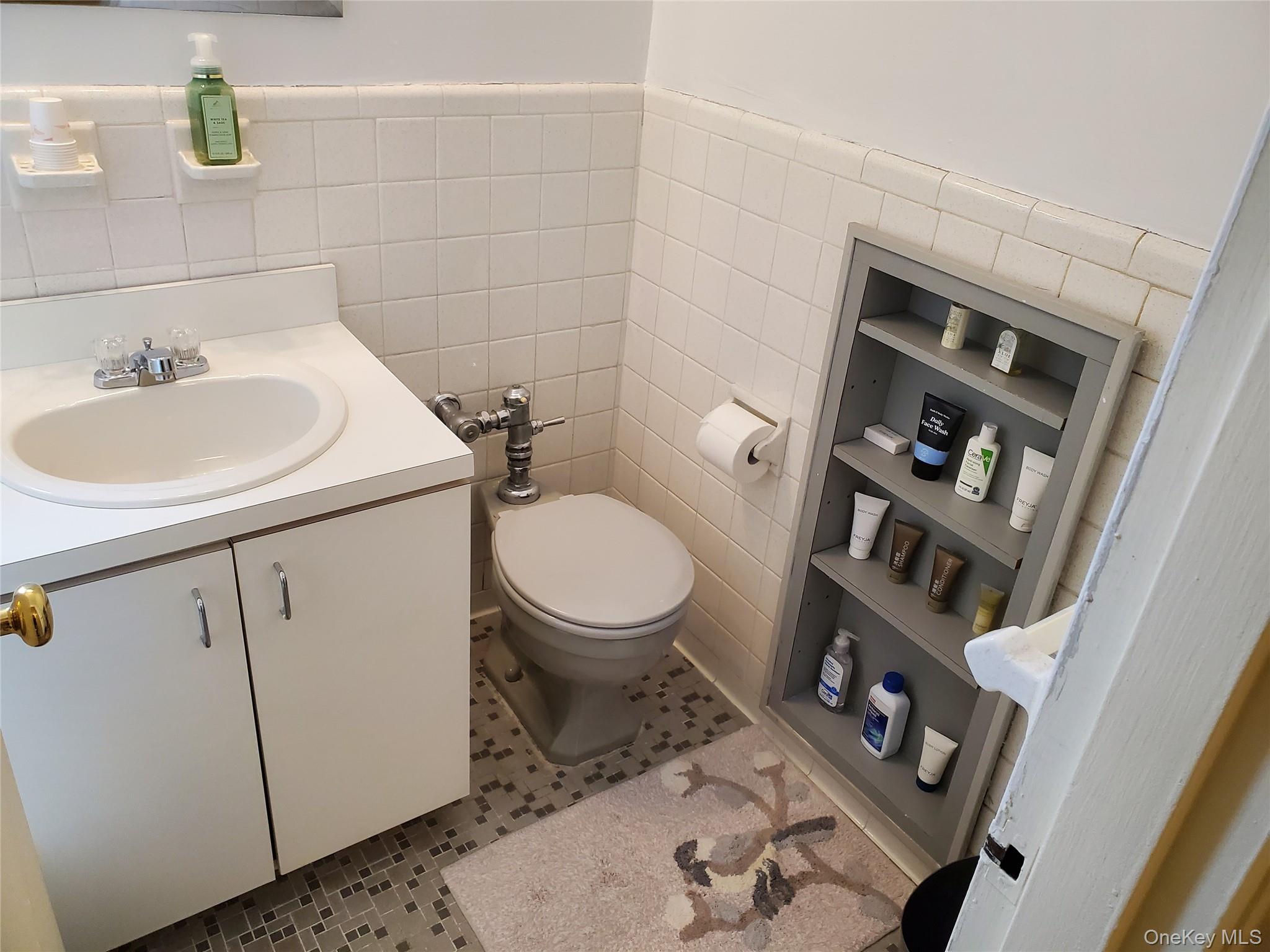 #10 photo, 4727 Little Neck Pkwy Parkway, クイーンズ区 Little Neck , NY 11362