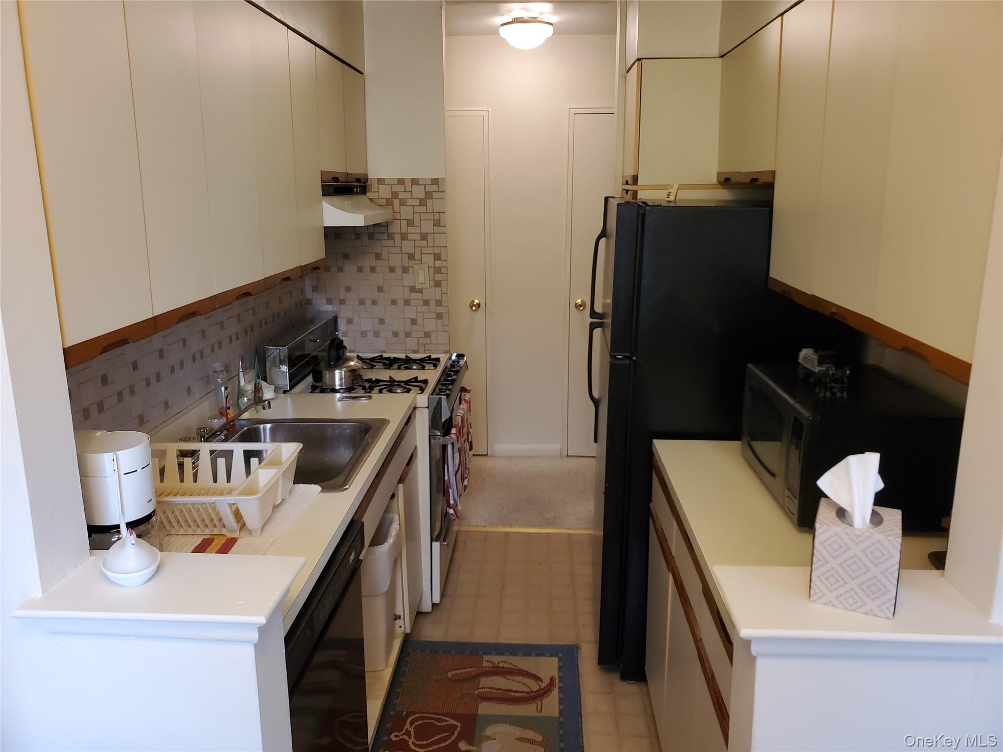 #13 photo, 4727 Little Neck Pkwy Parkway, クイーンズ区 Little Neck , NY 11362