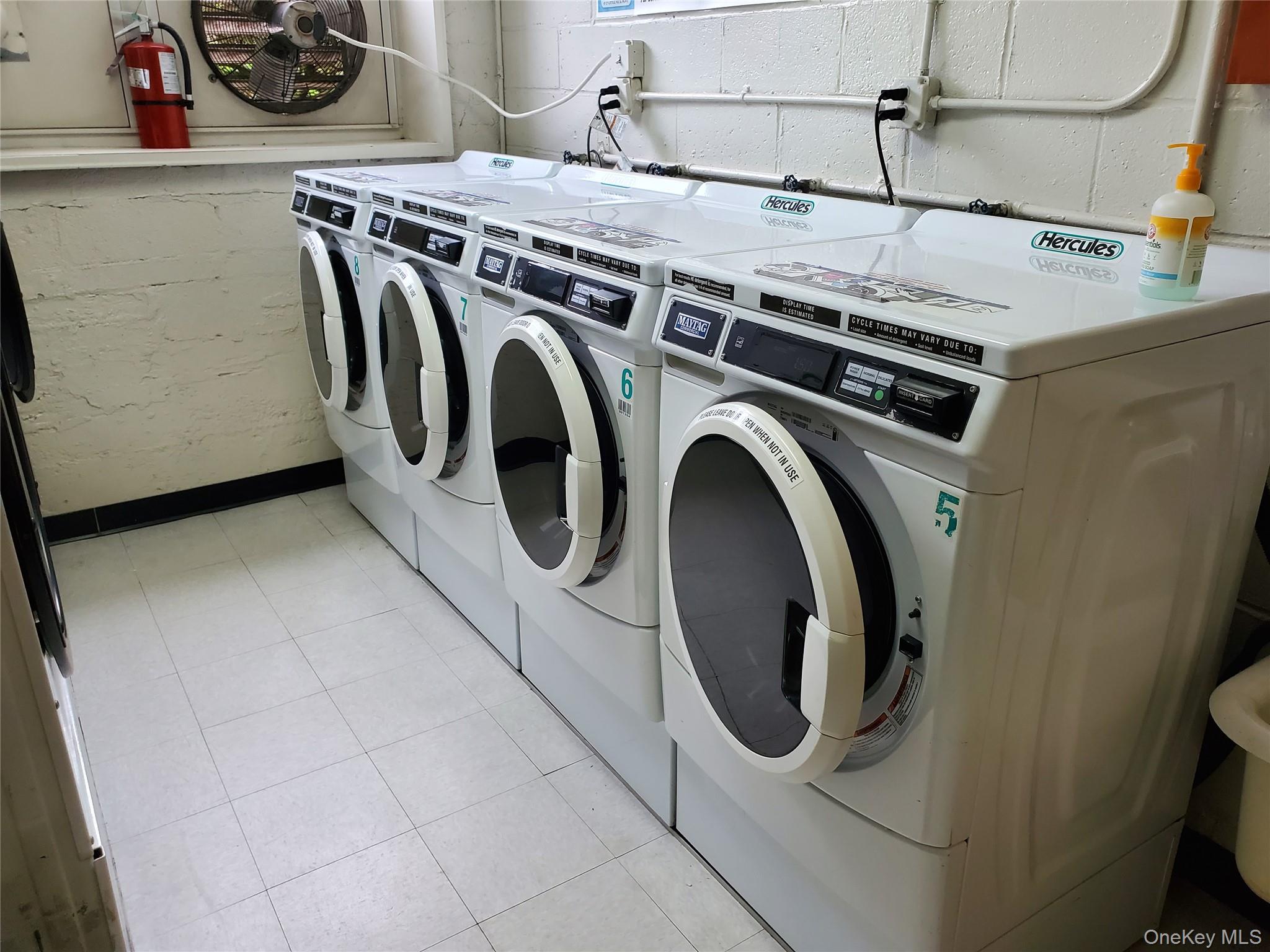 #15 photo, 4727 Little Neck Pkwy Parkway, クイーンズ区 Little Neck , NY 11362