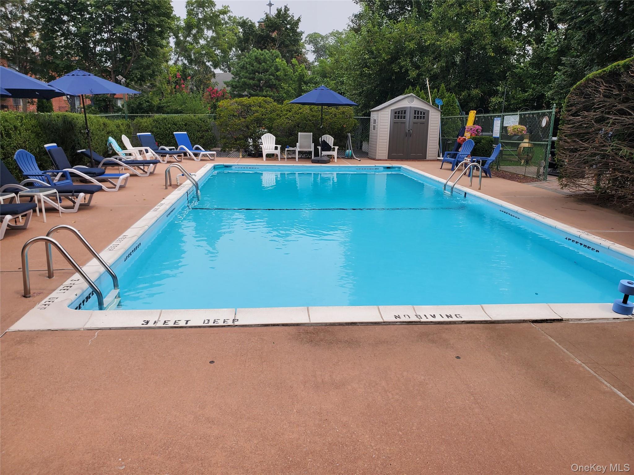 #17 photo, 4727 Little Neck Pkwy Parkway, クイーンズ区 Little Neck , NY 11362