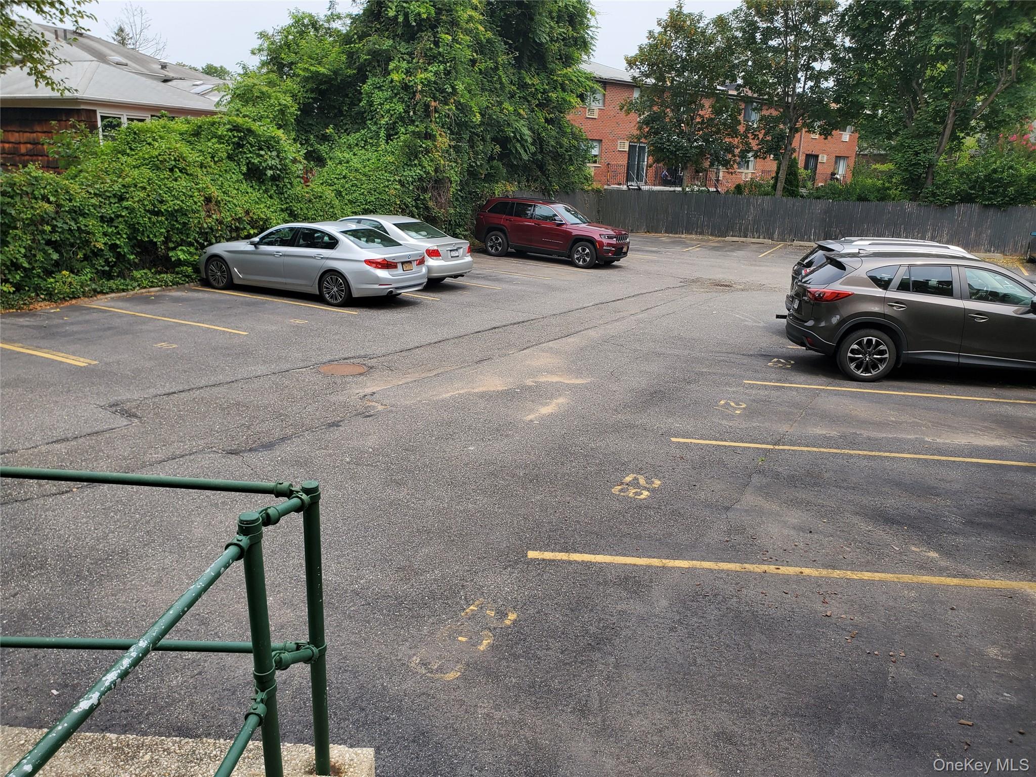 #18 photo, 4727 Little Neck Pkwy Parkway, クイーンズ区 Little Neck , NY 11362