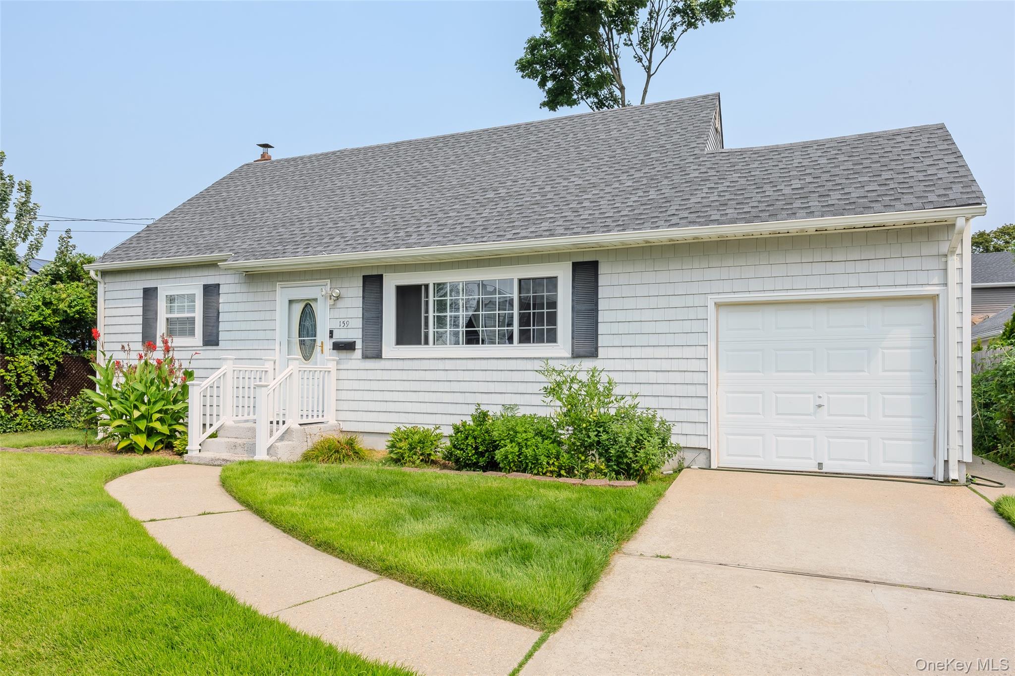 #1 photo, 159 Columbus Avenue, West Babylon , NY 11704