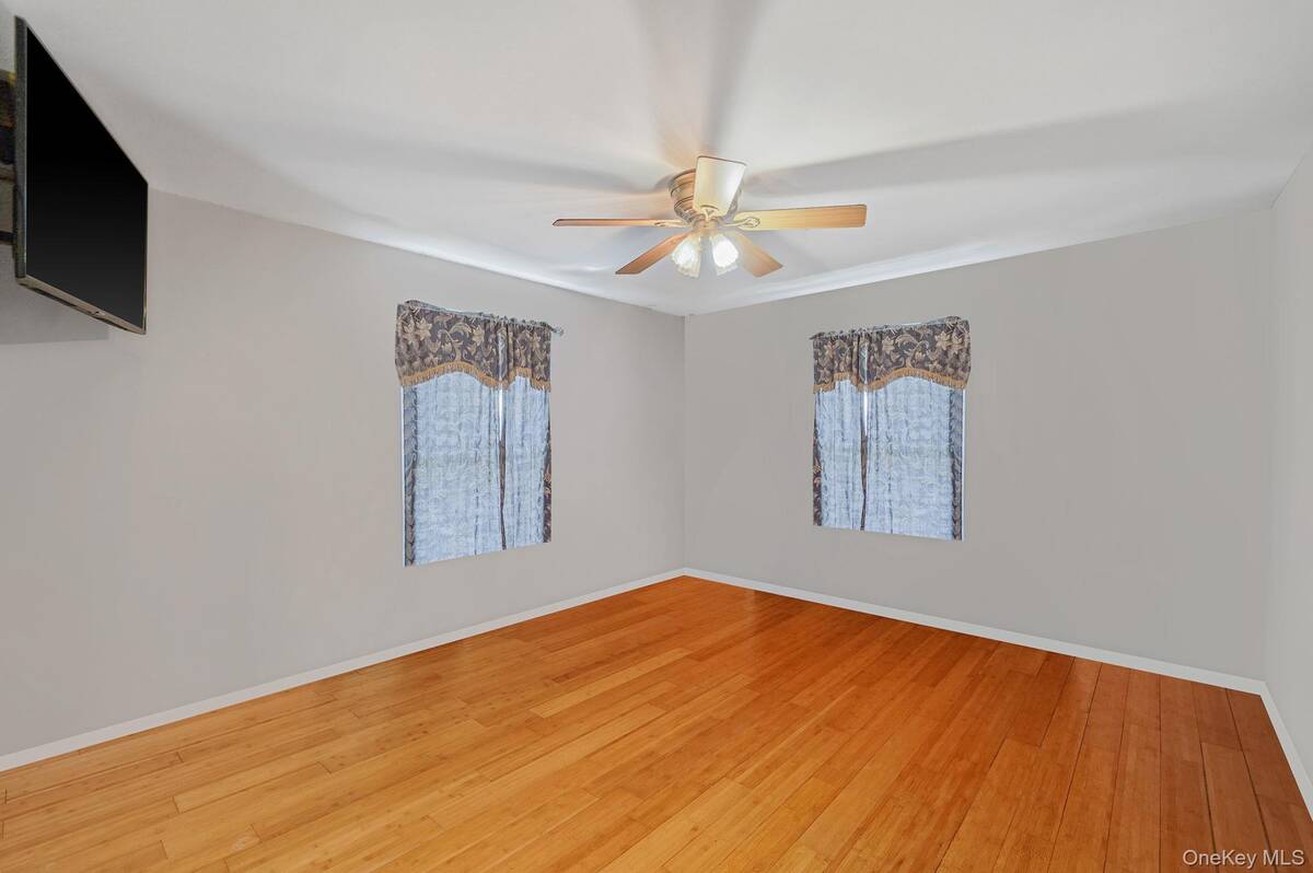 #28 photo, 395 Linnet Street, サフォーク郡 Greenport , NY 11944