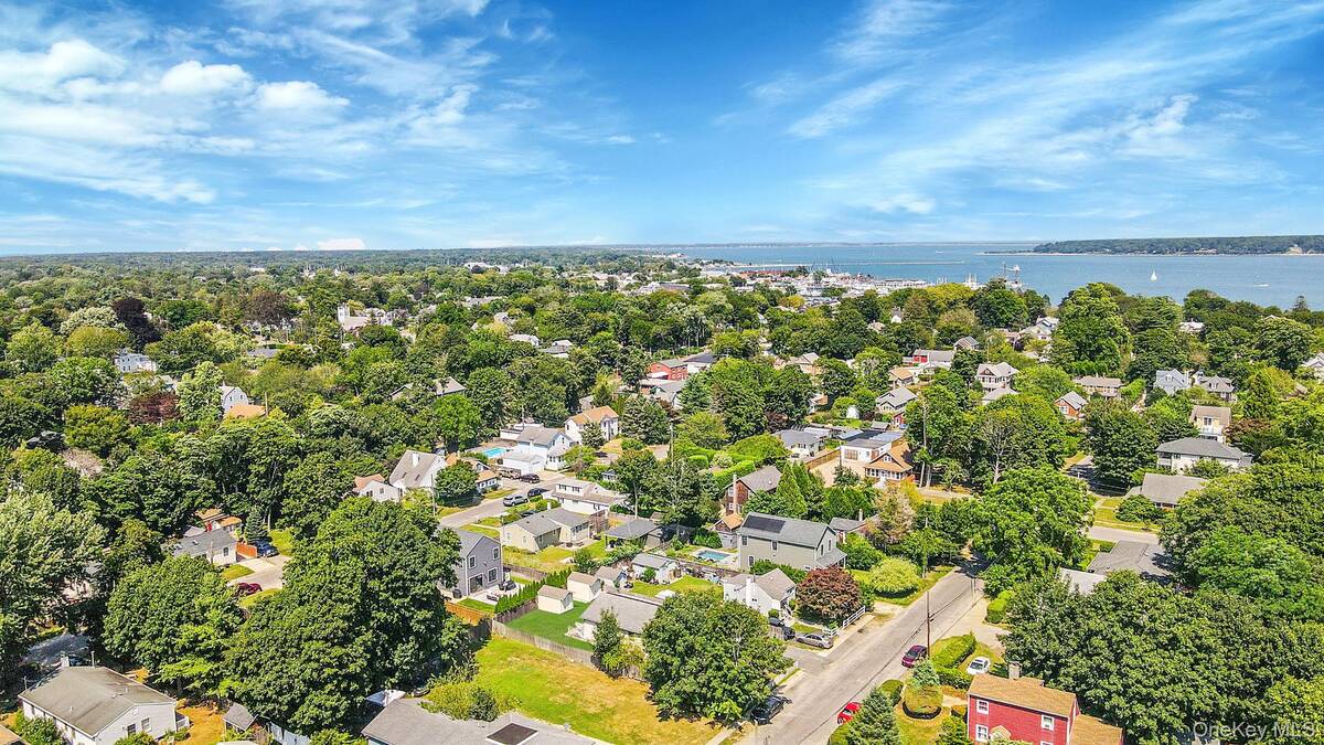 #8 photo, 395 Linnet Street, サフォーク郡 Greenport , NY 11944