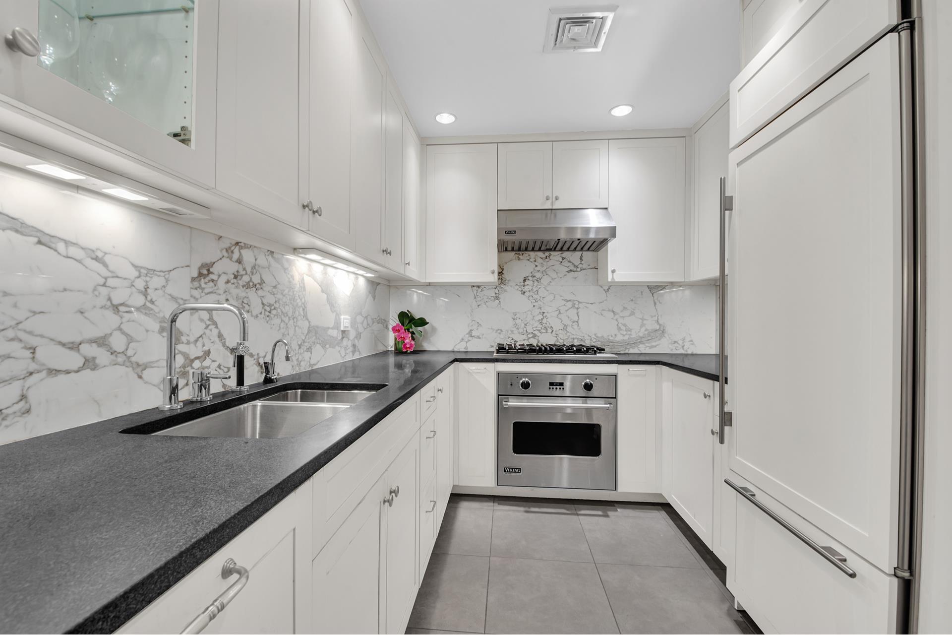 #5 photo, 14 E 68TH Street, Lenox Hill , NY 10065