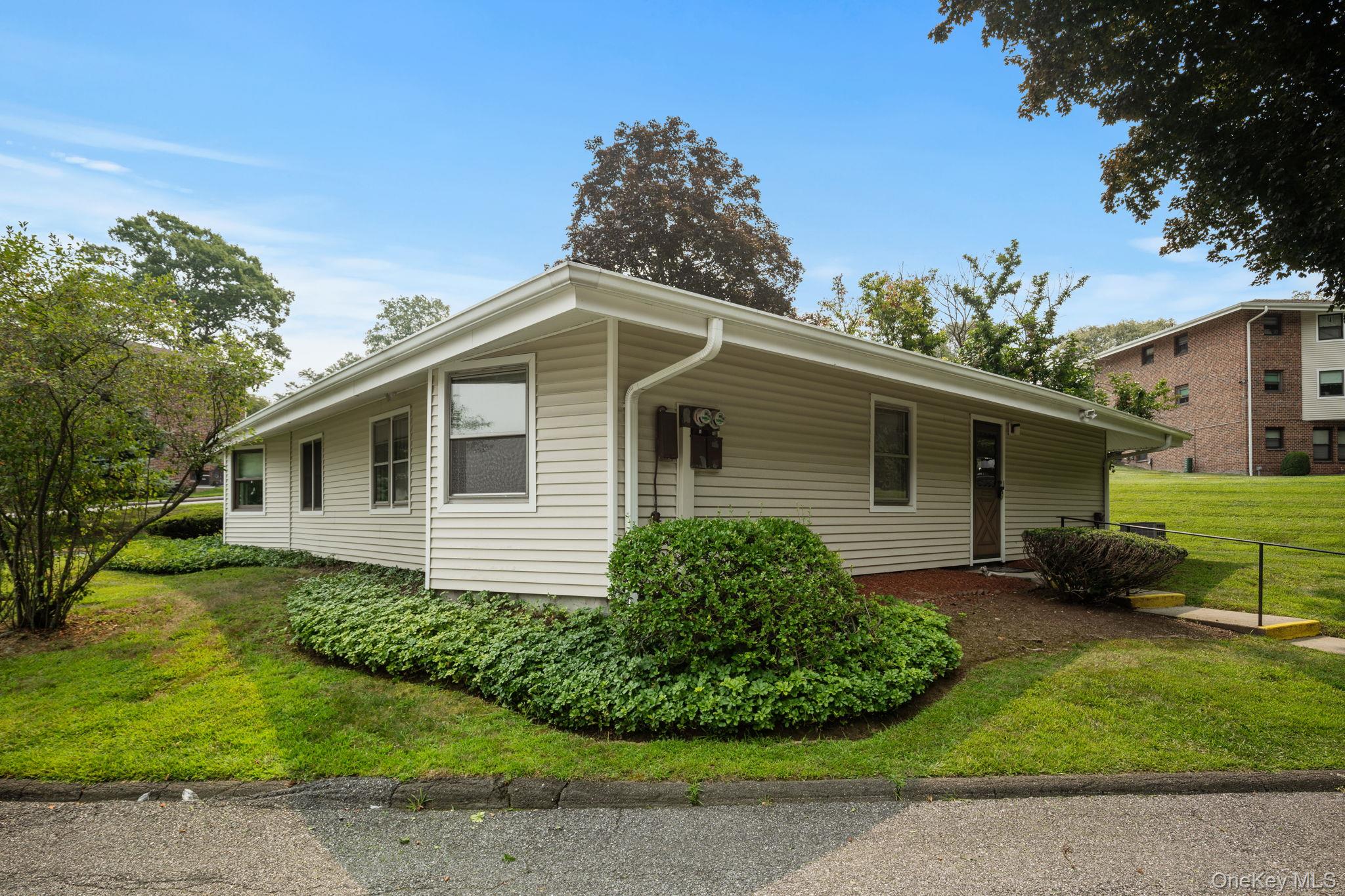 #1 photo, 29 Cambridge Court, Yorktown Heights , NY 10598