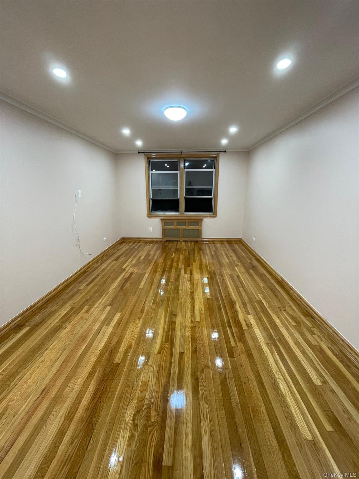 #13 photo, 105-25 65 Avenue, 뉴욕퀸즈 Forest Hills , NY 11375